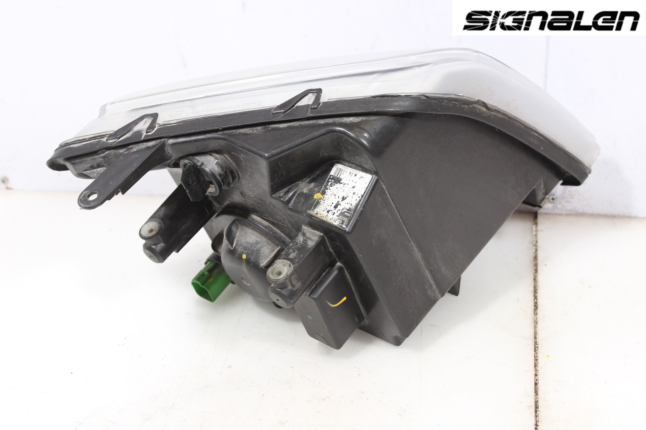 Ford TRANSIT CONNECT 09-13 Strålkastare Vänster