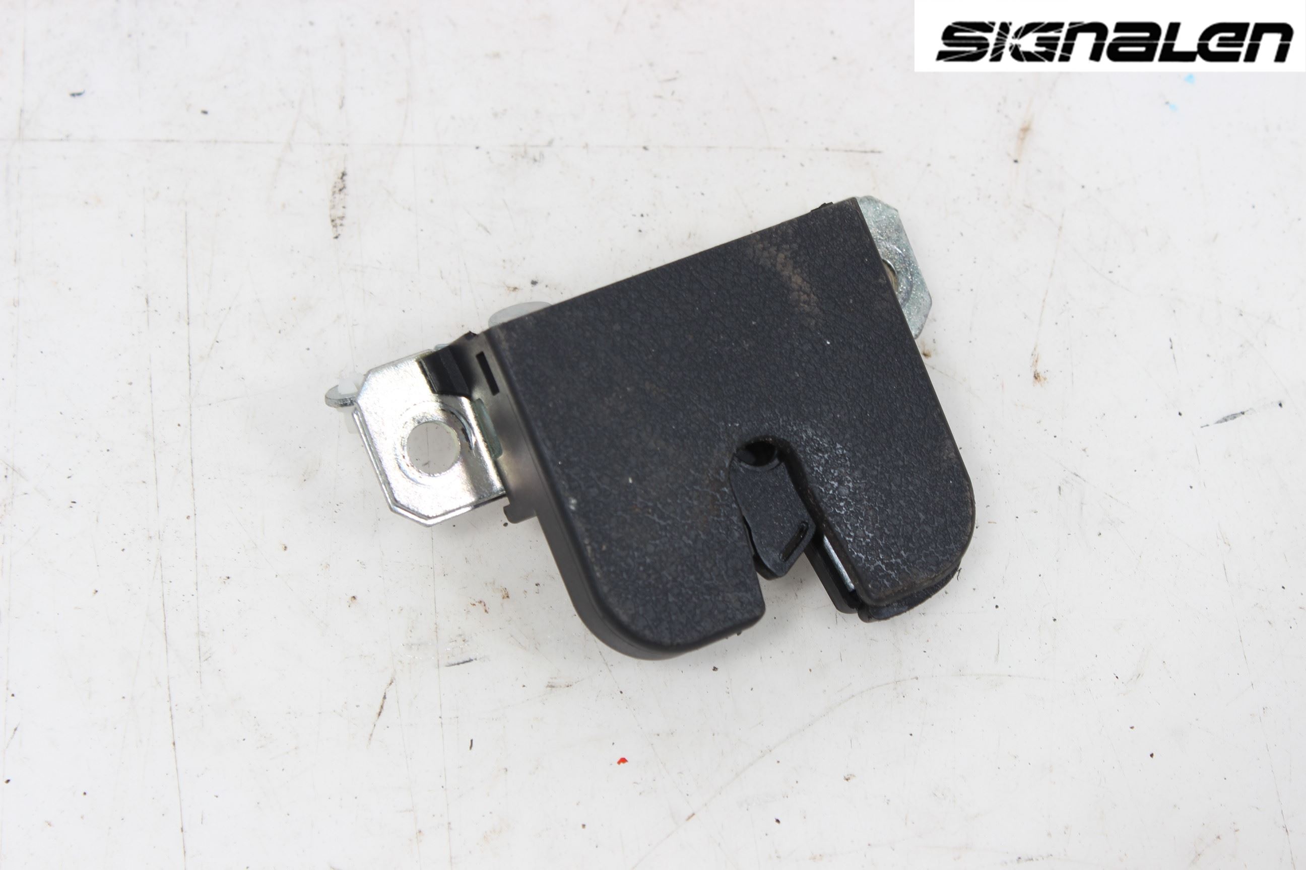 Seat IBIZA III 02-06 Låskista Baklucka