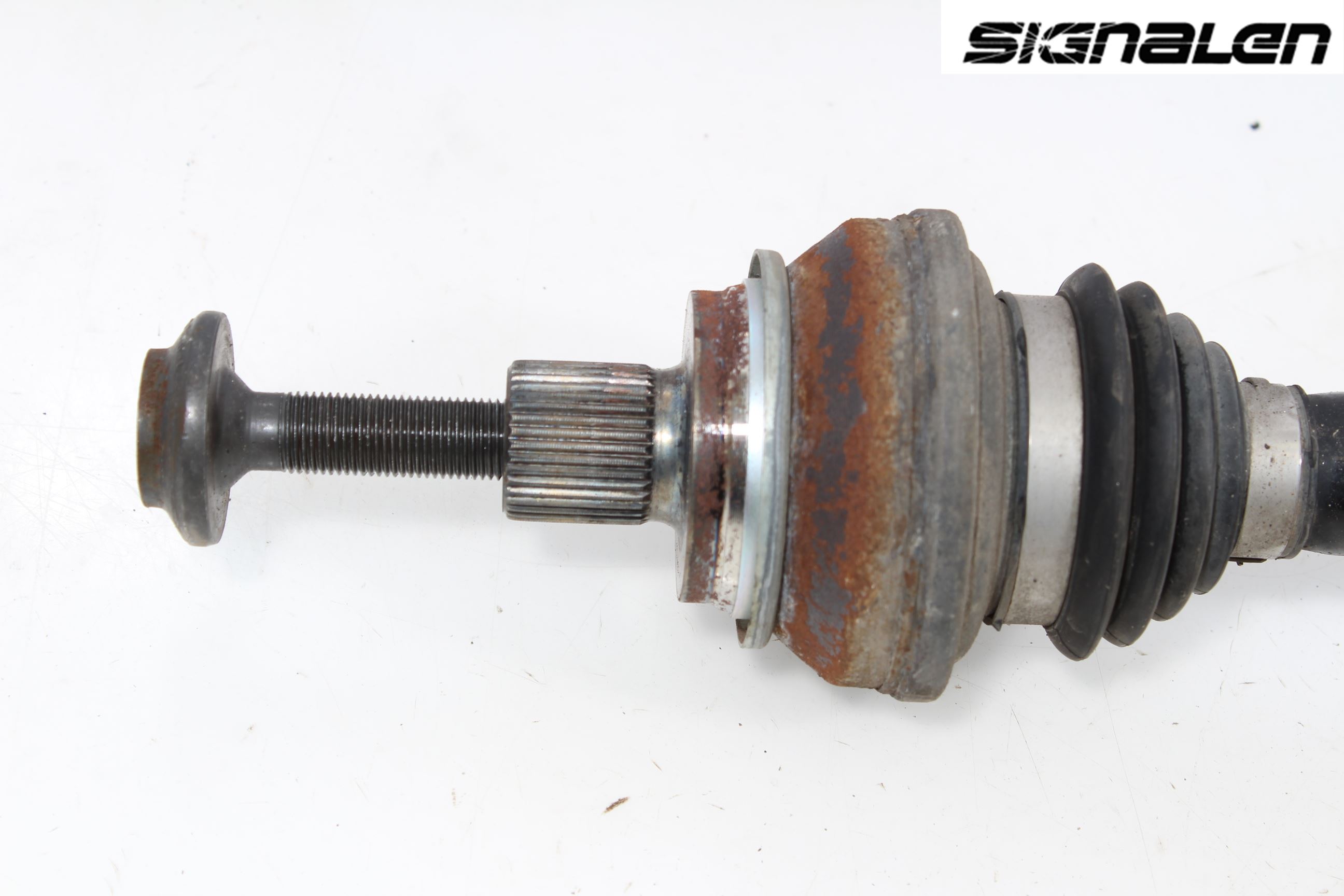 Audi A4/S4 B9 16-19 Drivaxel Bak Höger