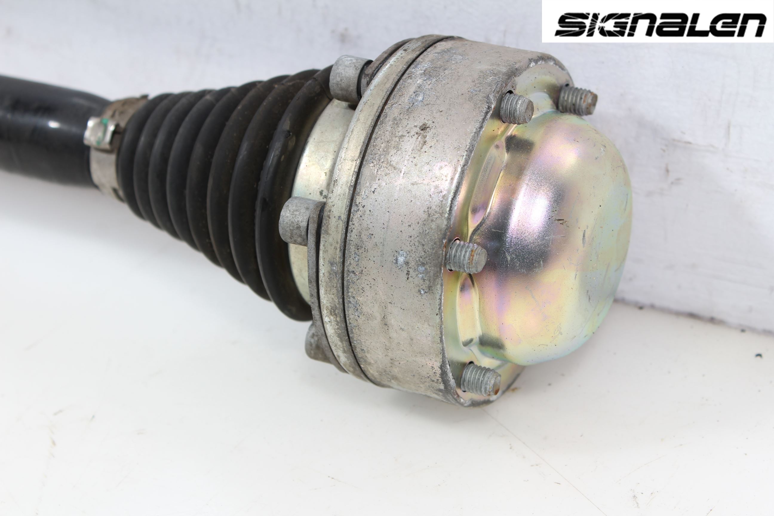 Audi A4/S4 B9 16-19 Drivaxel Bak Vänster
