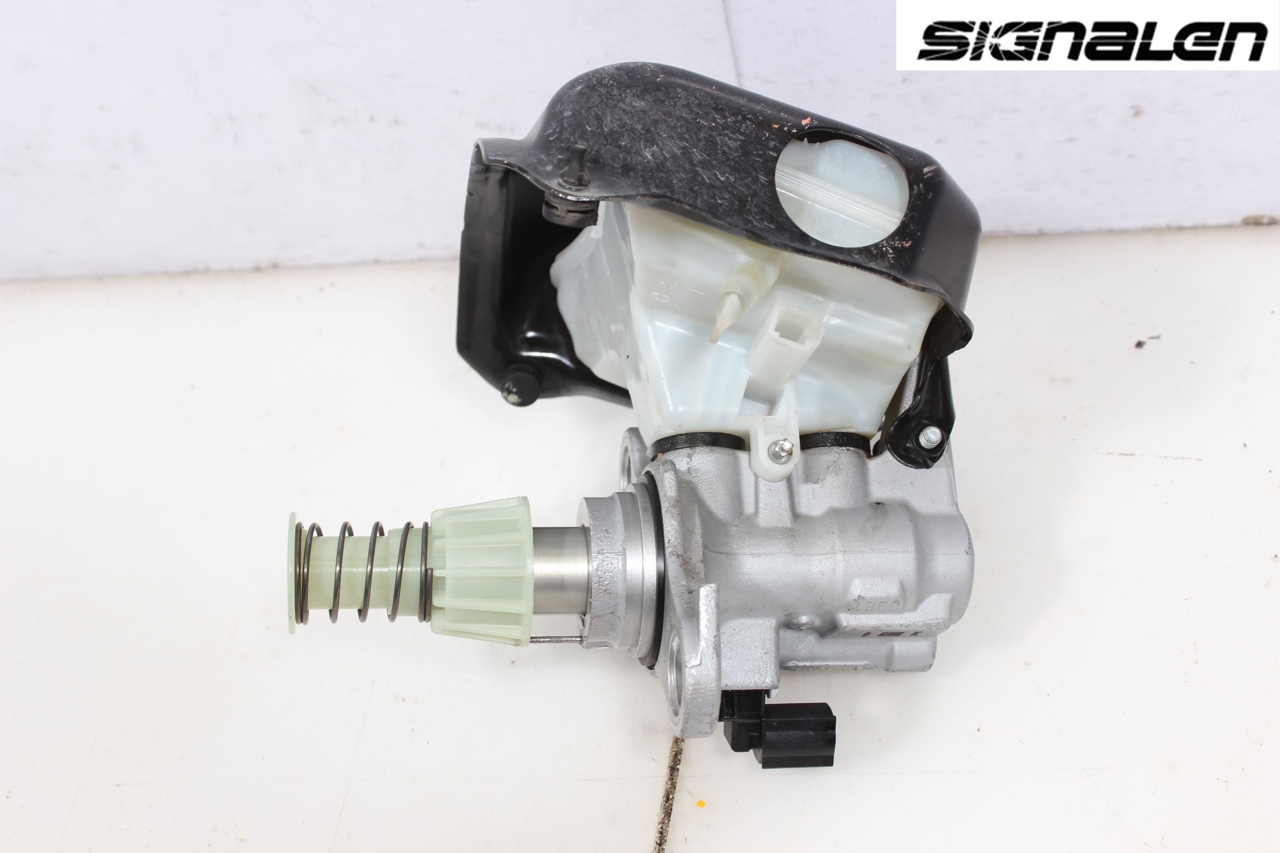 Audi A4/S4 B9 16-19 Broms Huvudcylinder