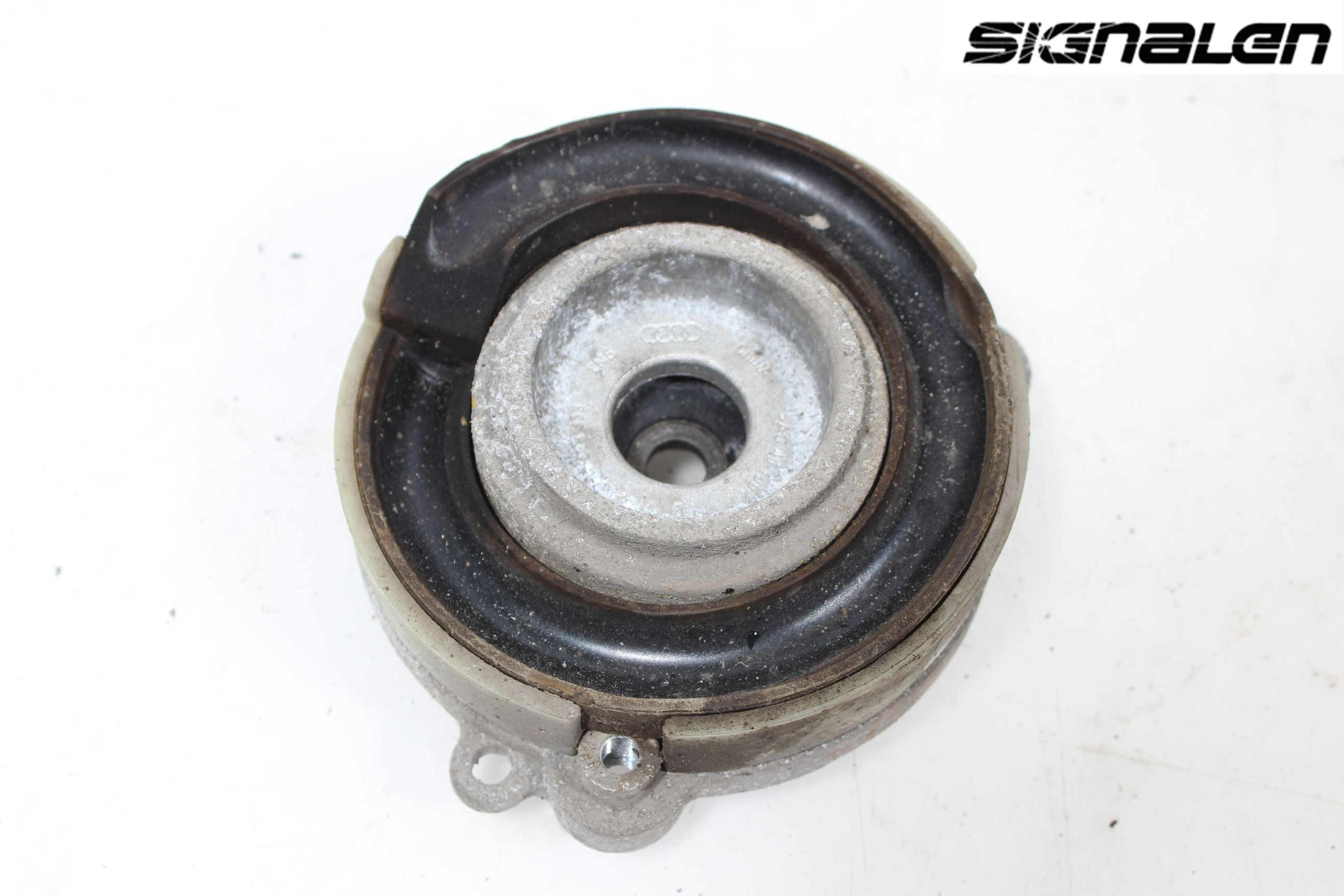 Audi A4/S4 B9 16-19 Fjäderbenslager Fram