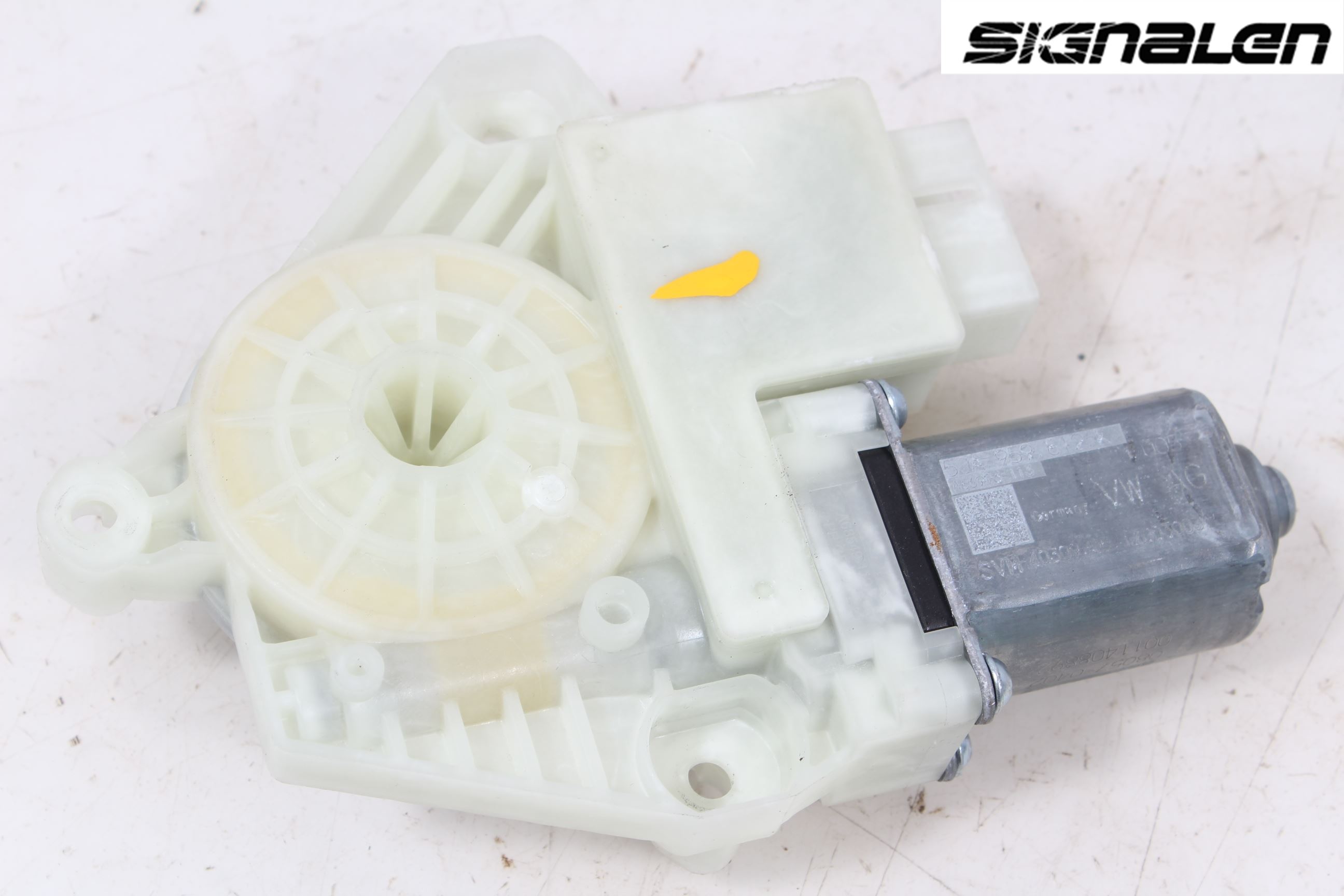 Skoda RAPID Fönsterhissmotor