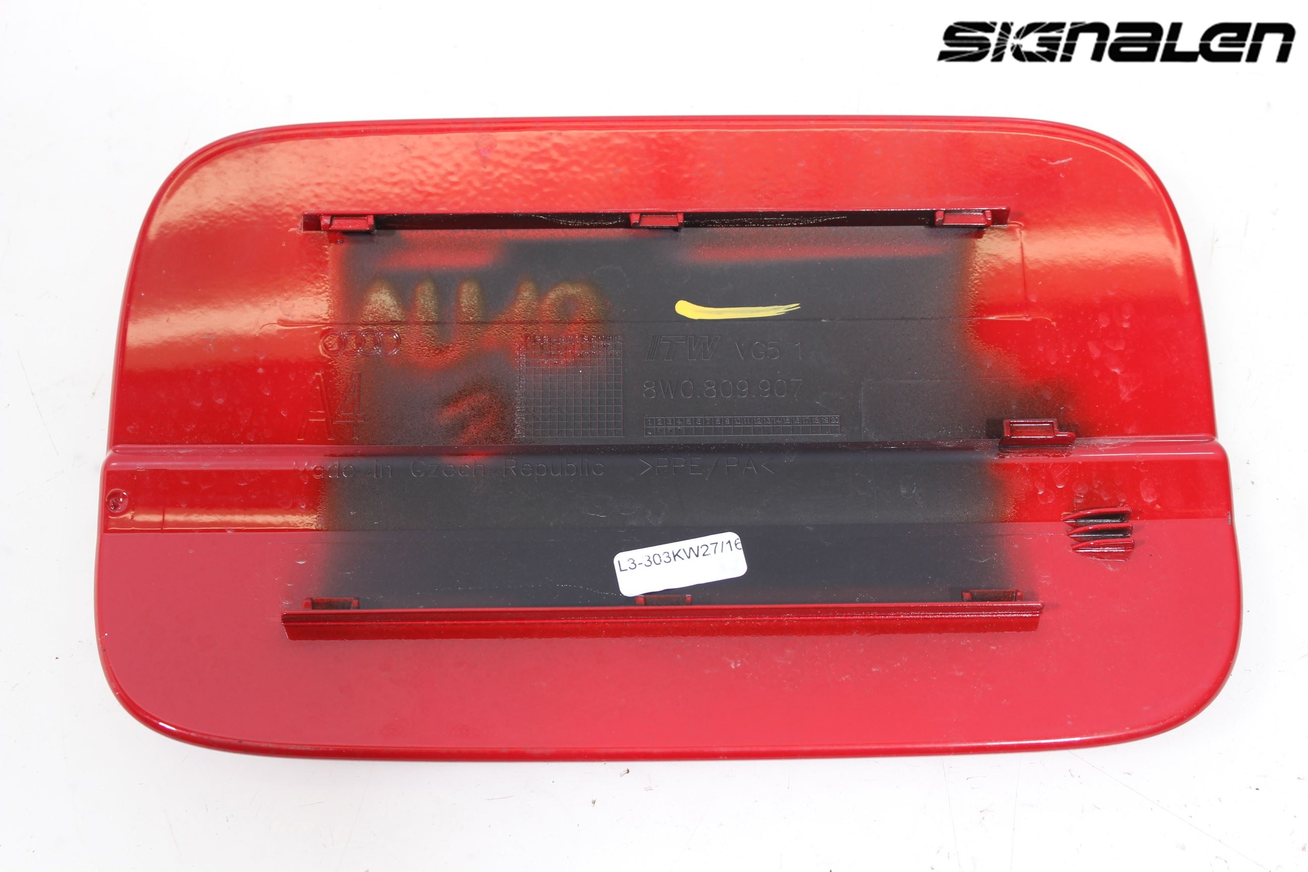 Audi A4/S4 B9 16-19 Tanklucka