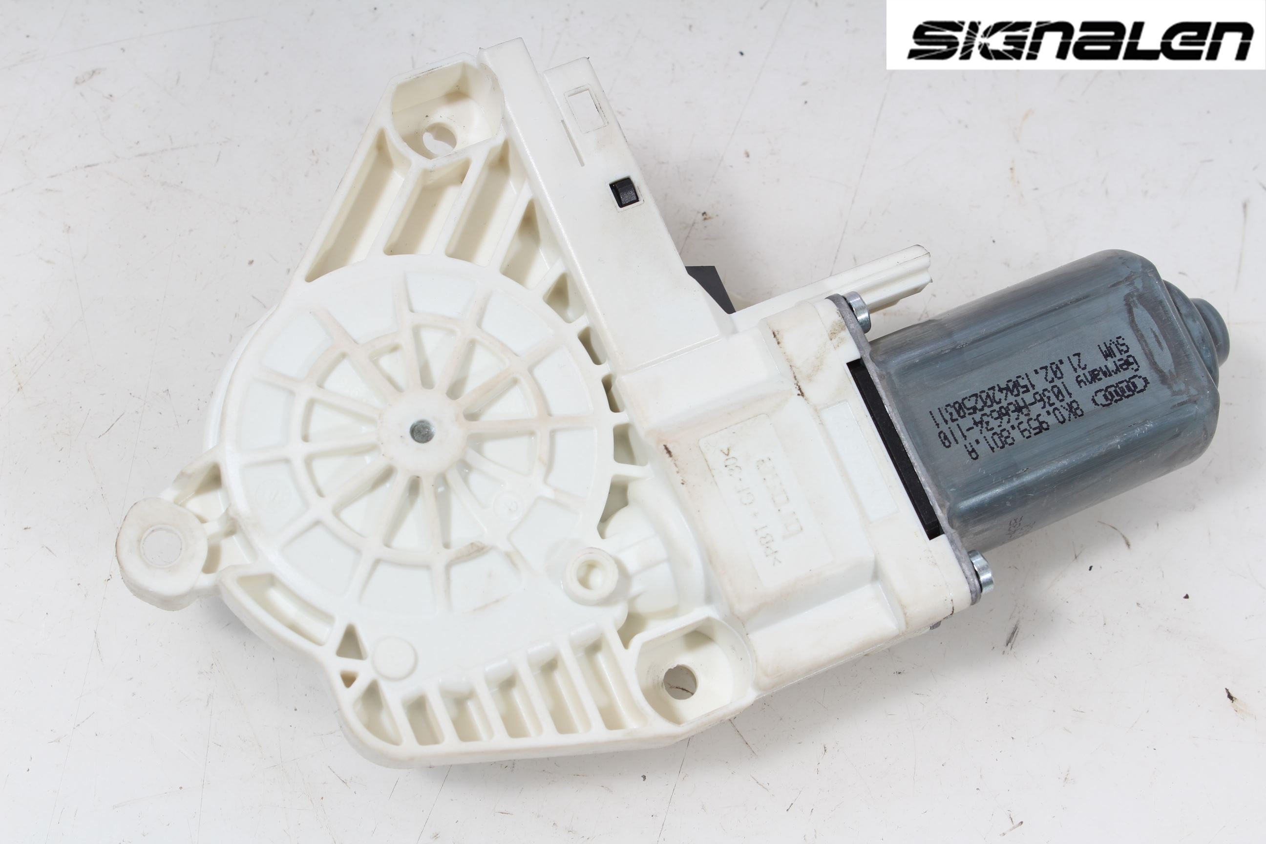 Audi A4 12-15 Fönsterhissmotor