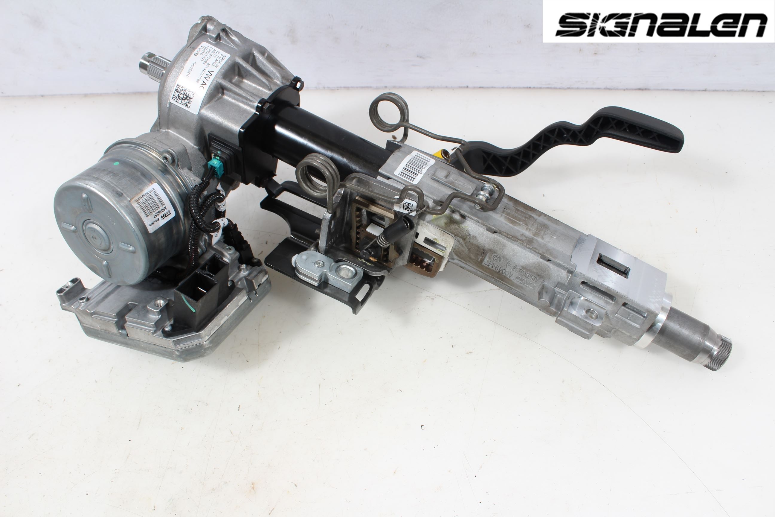 Skoda FABIA 15-21 Rattaxelagg Justerbart