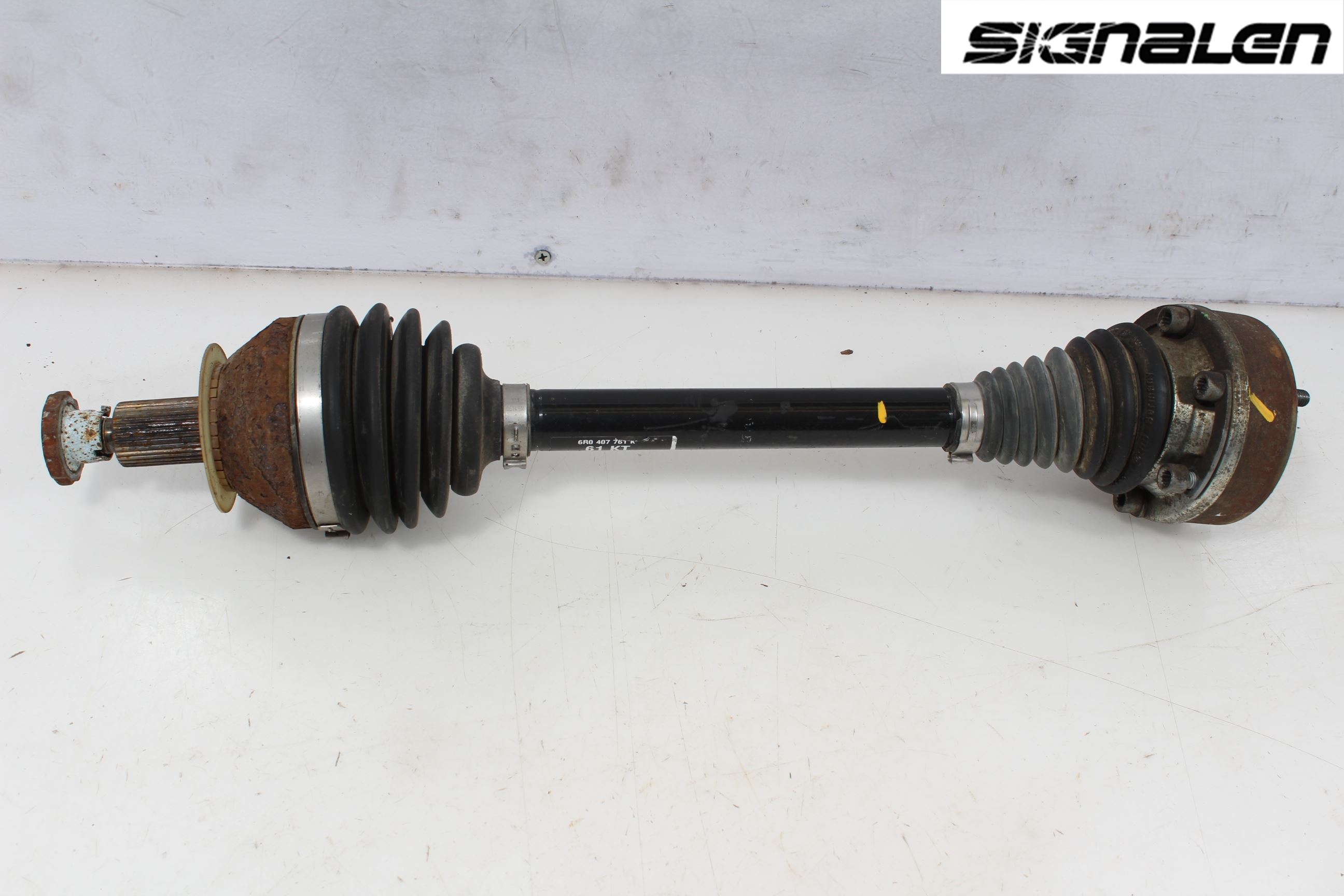 Skoda FABIA 15-21 Drivaxel Fram Vänster