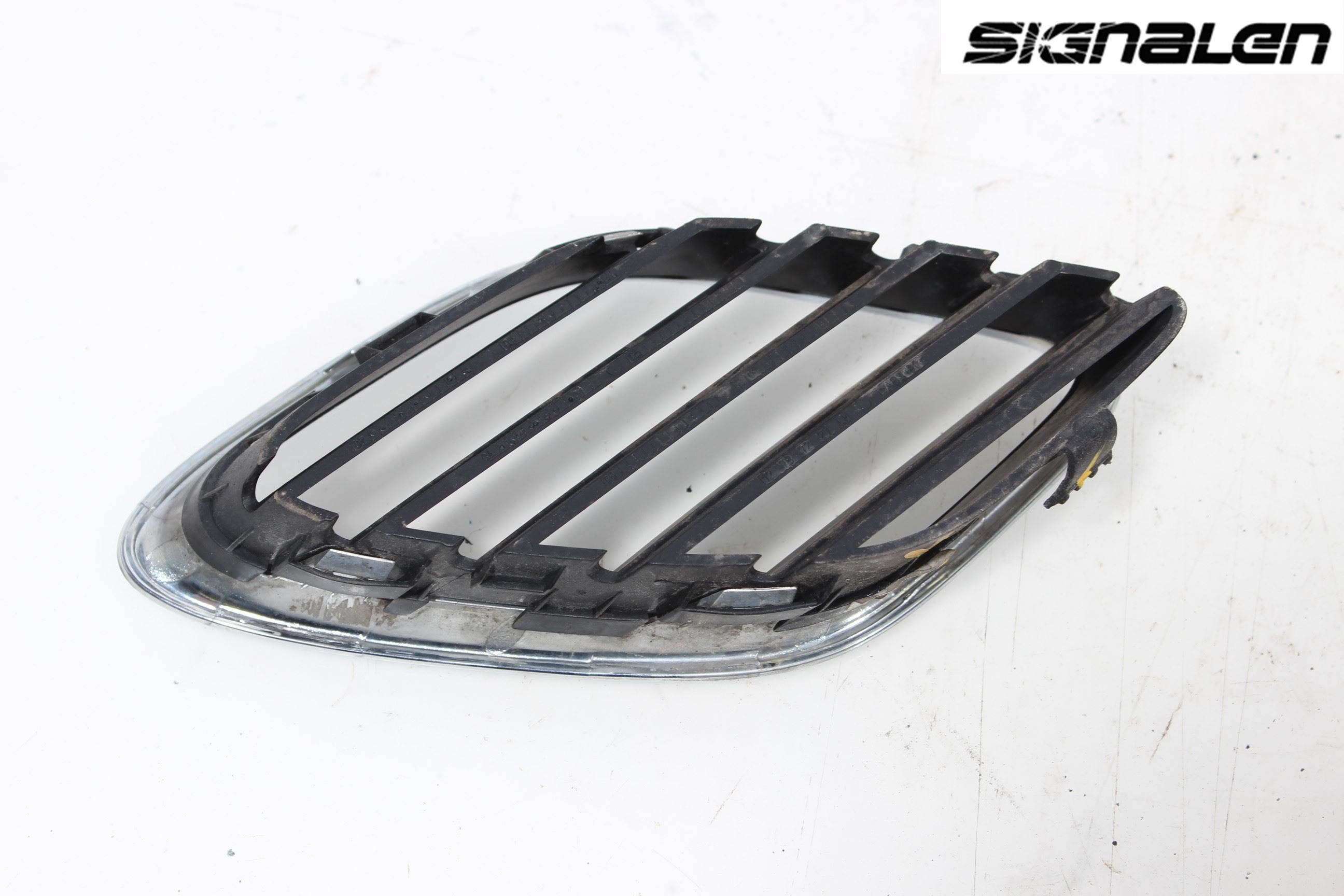 Saab 9-3 VER 2 Grilldel Höger