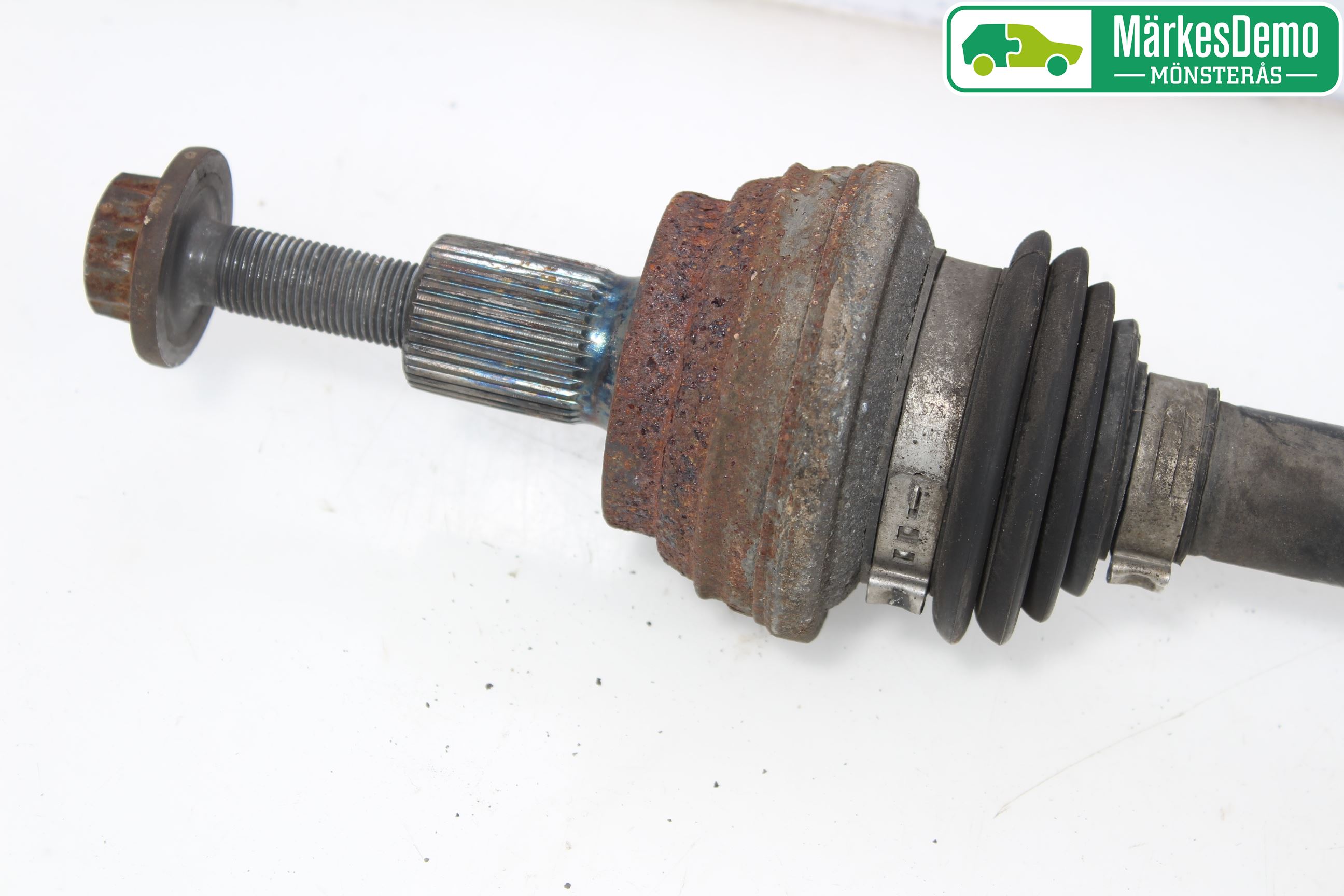 Volkswagen VW PASSAT CC 08-16 Drivaxel Bak Höger