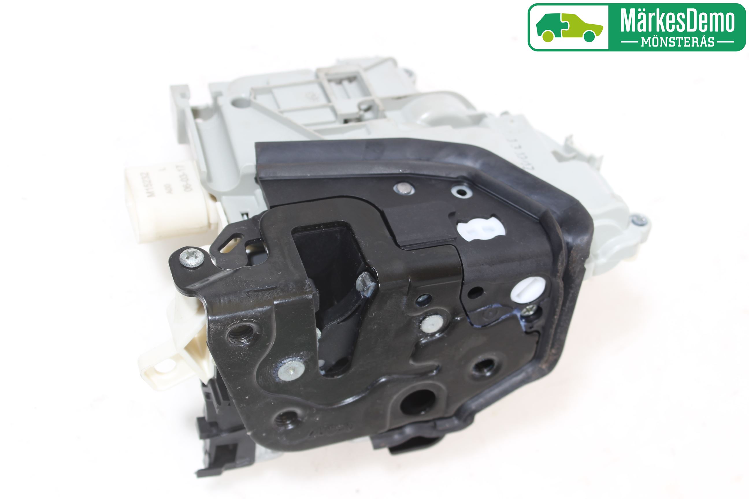 Audi A4/S4 B9 16-19 Låskista-Dörrlås