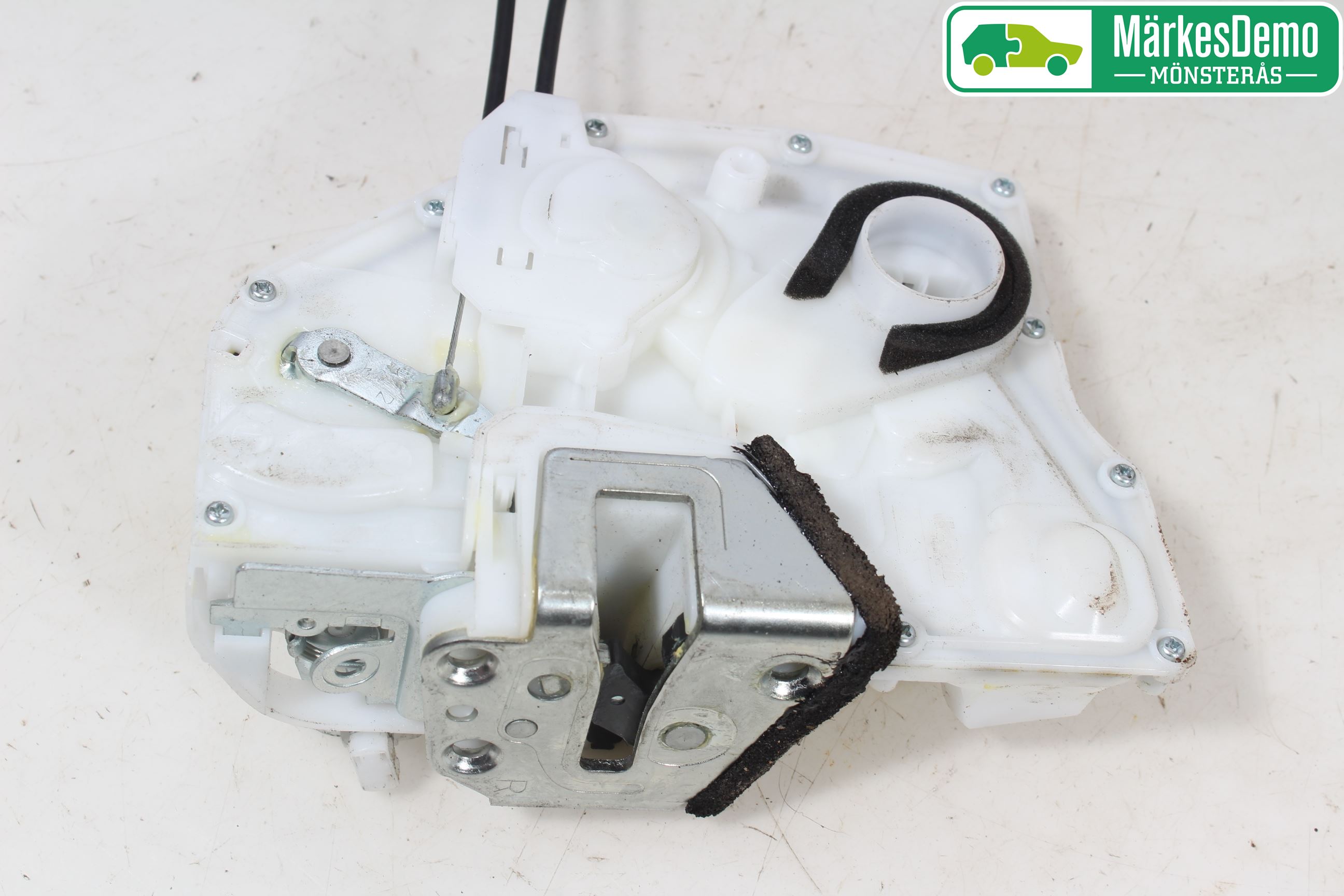 Suzuki SWIFT 11-16 Låskista-Dörrlås