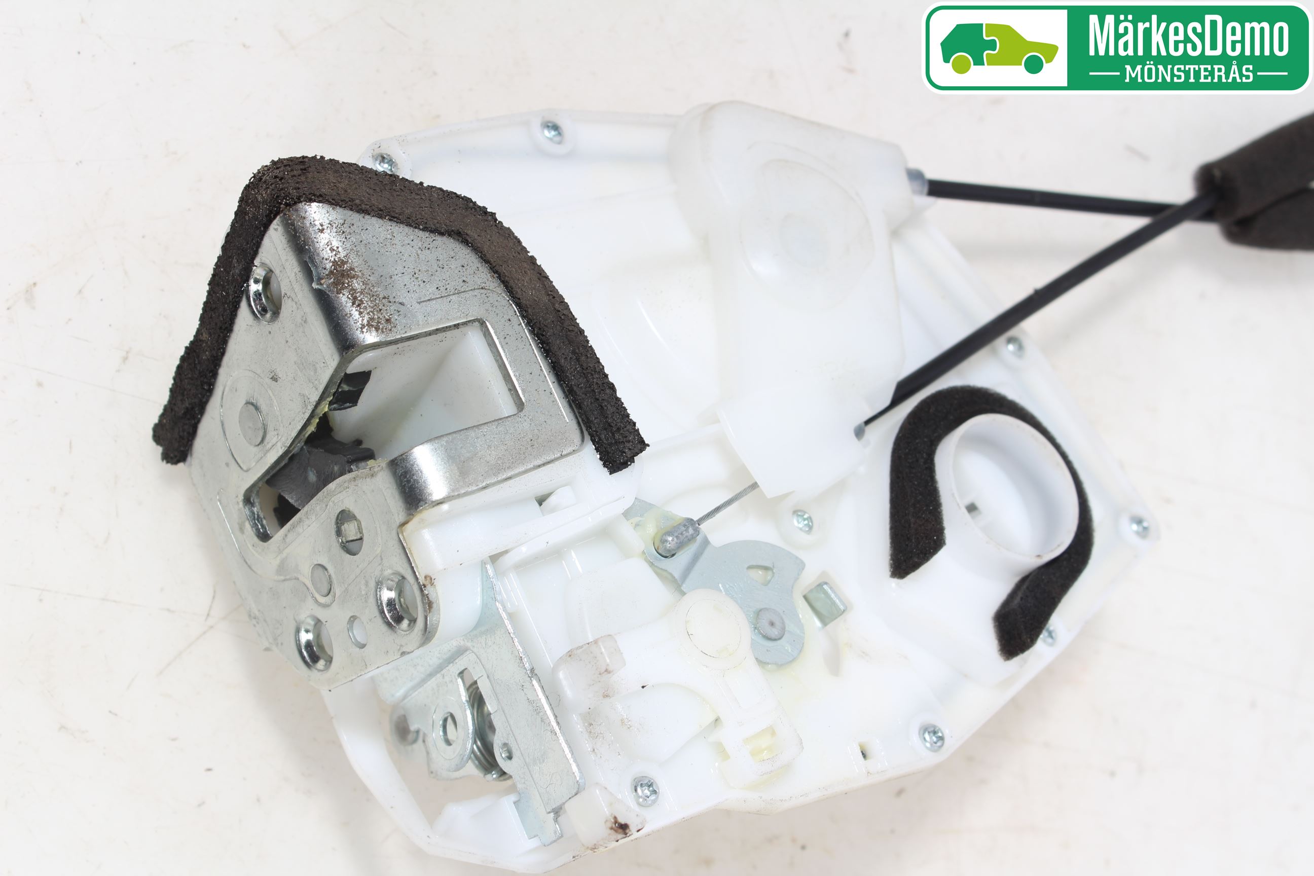 Suzuki SWIFT 11-16 Låskista-Dörrlås