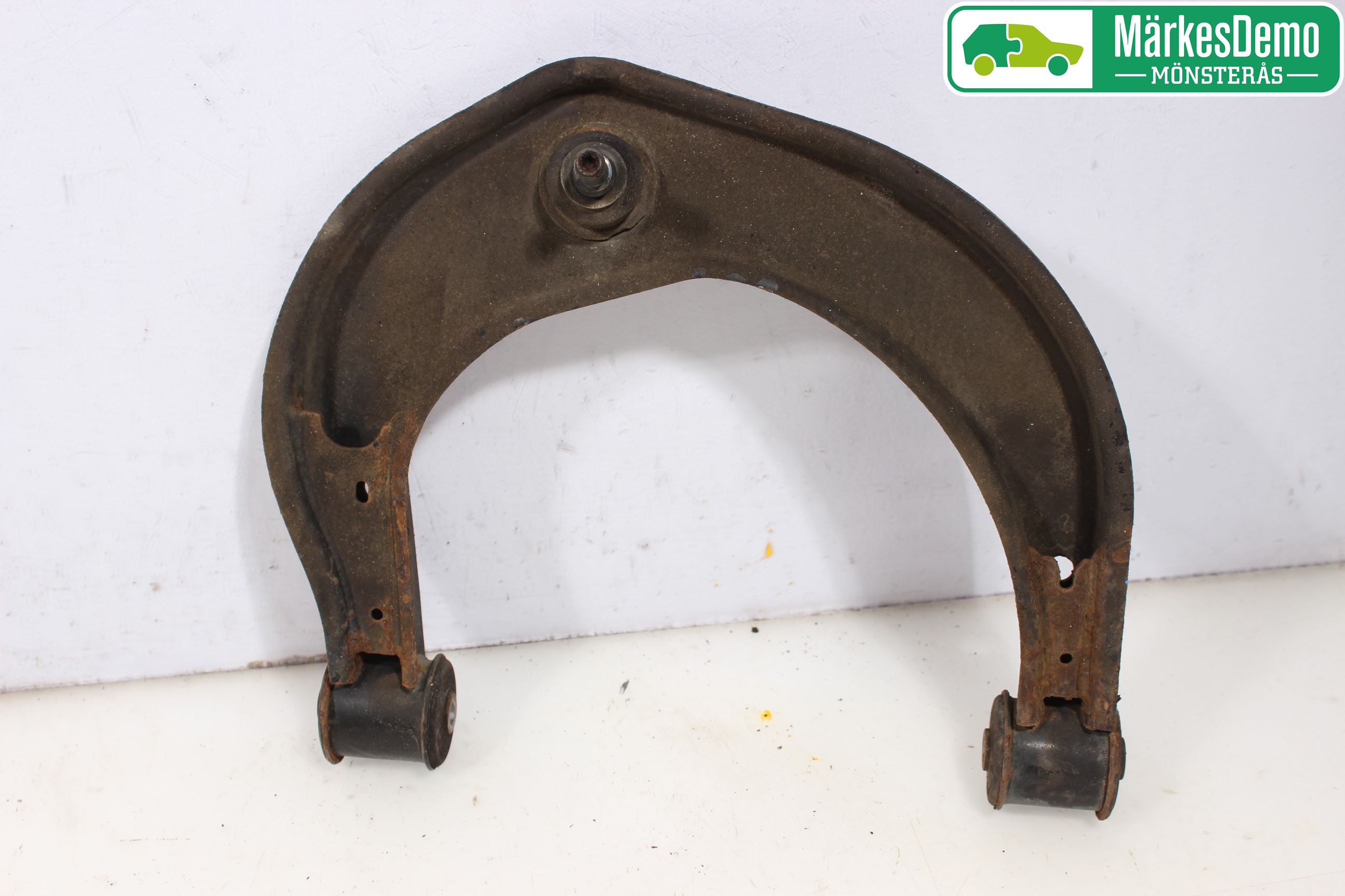 Volkswagen VW AMAROK 2H 10-22 Bärarm Fram Övre Hö