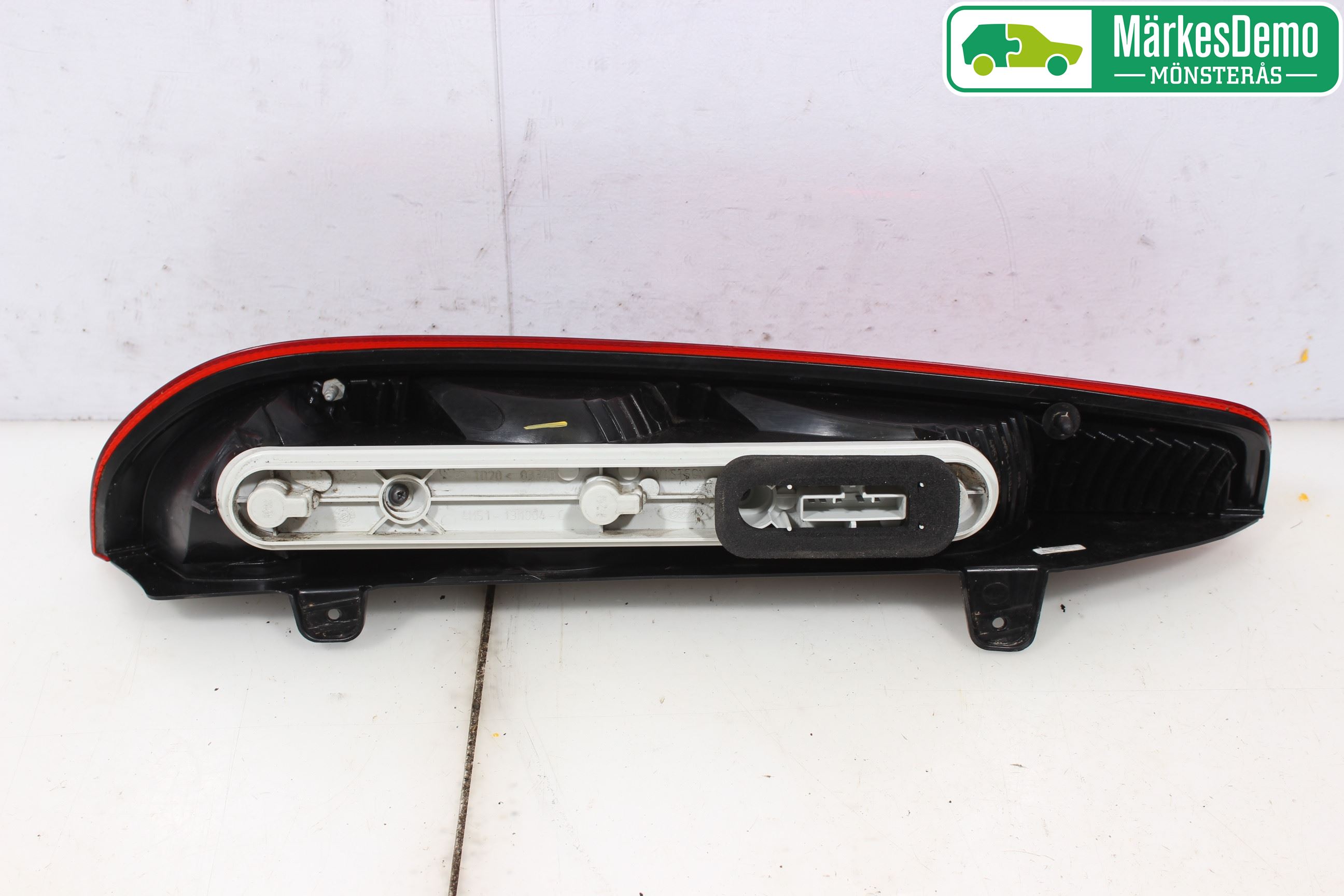 Ford FOCUS     04-07 Bakljus Höger