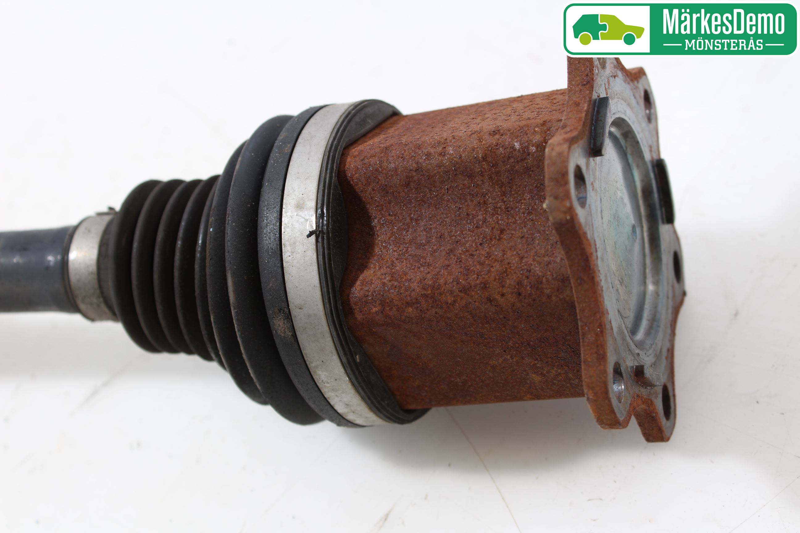 Volkswagen VW PASSAT 15-19 Drivaxel Fram Vänster