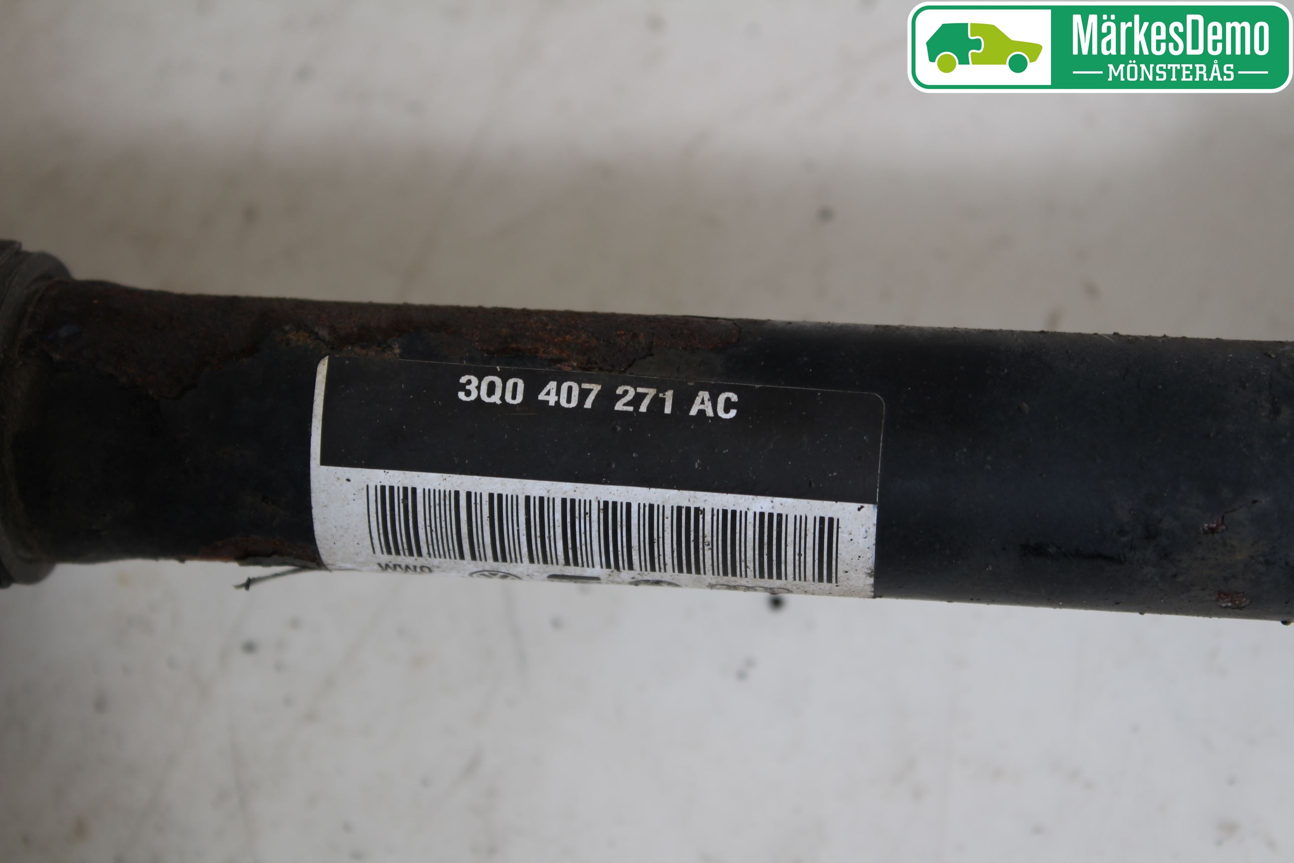 Volkswagen VW PASSAT 15-19 Drivaxel Fram Vänster