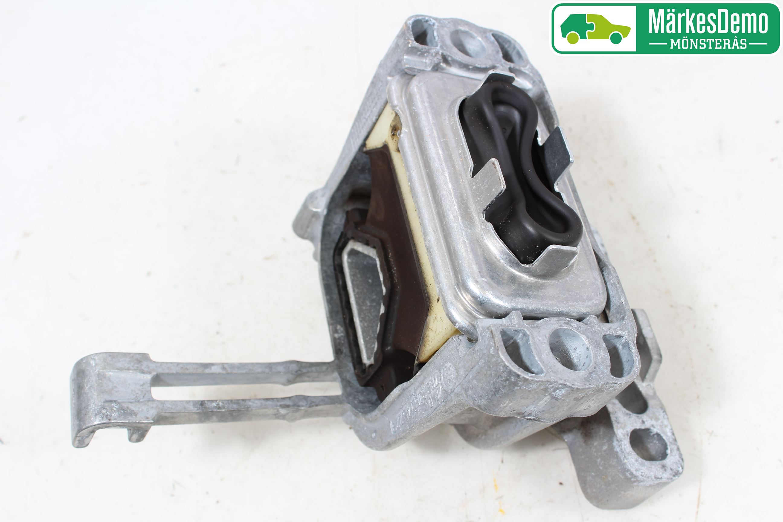 Volkswagen VW GOLF / E-GOLF VII 13-20 Motorkudde