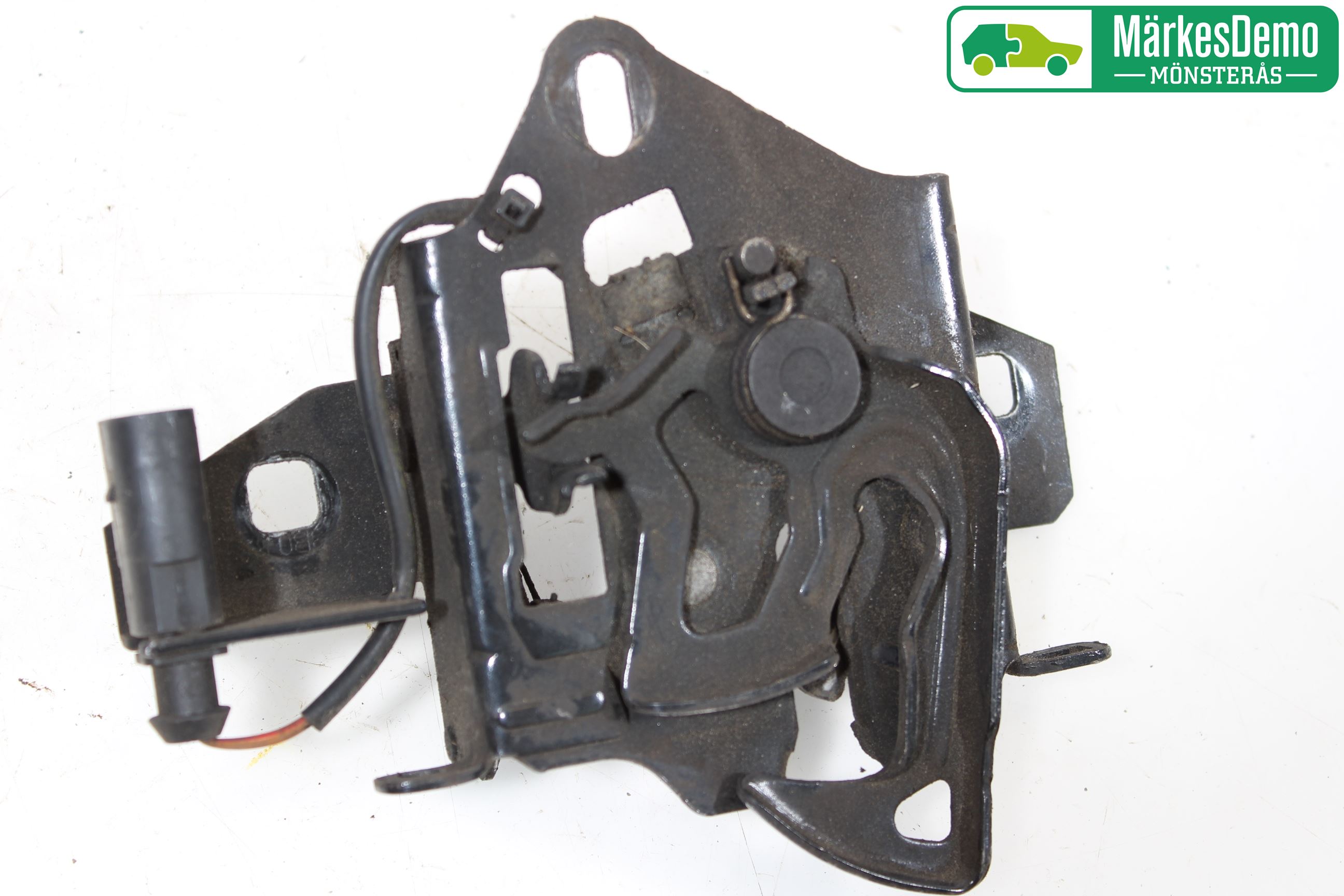 Volkswagen VW PASSAT 01-05 Huvlås