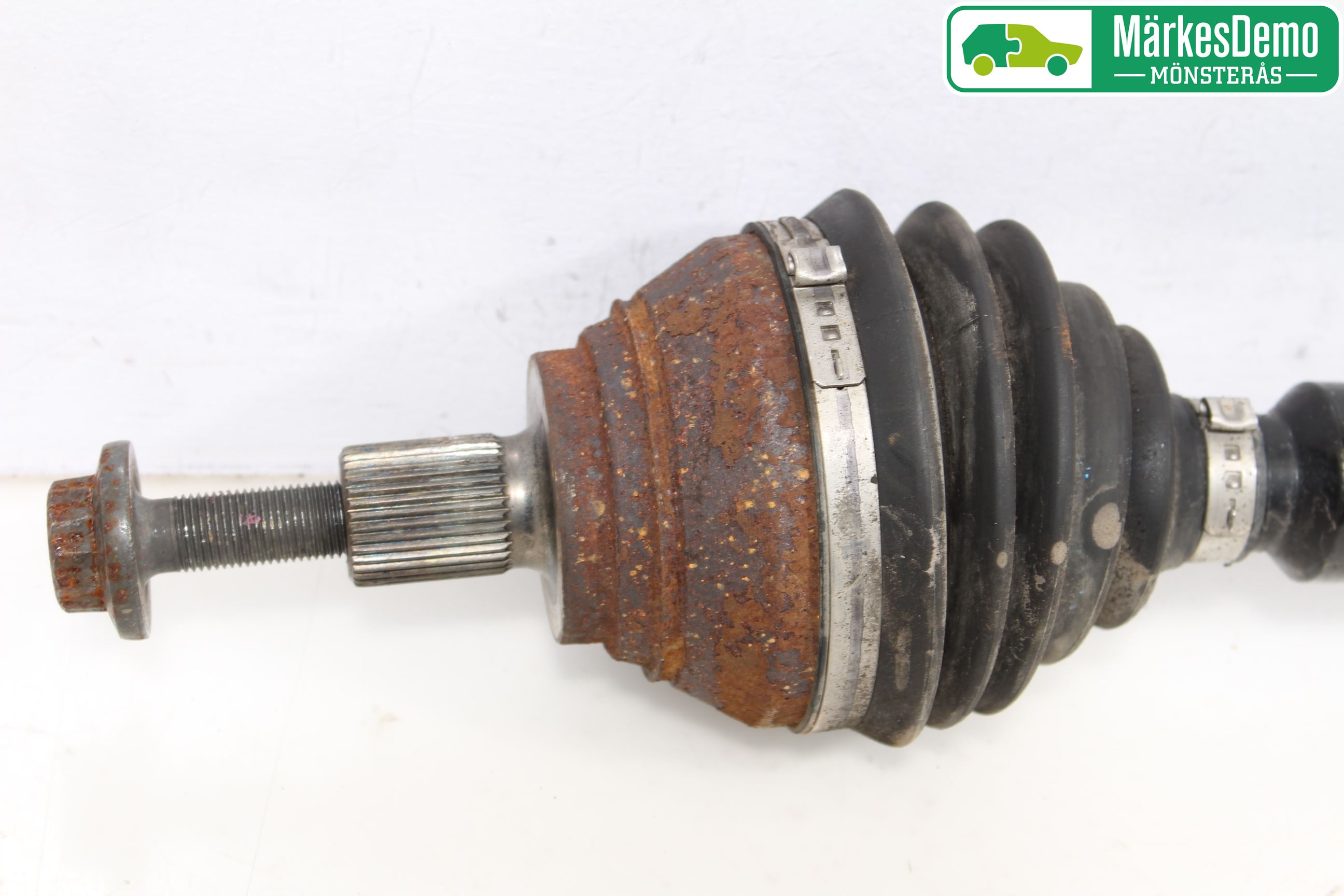 Skoda SUPERB 16-24 Drivaxel Fram Höger