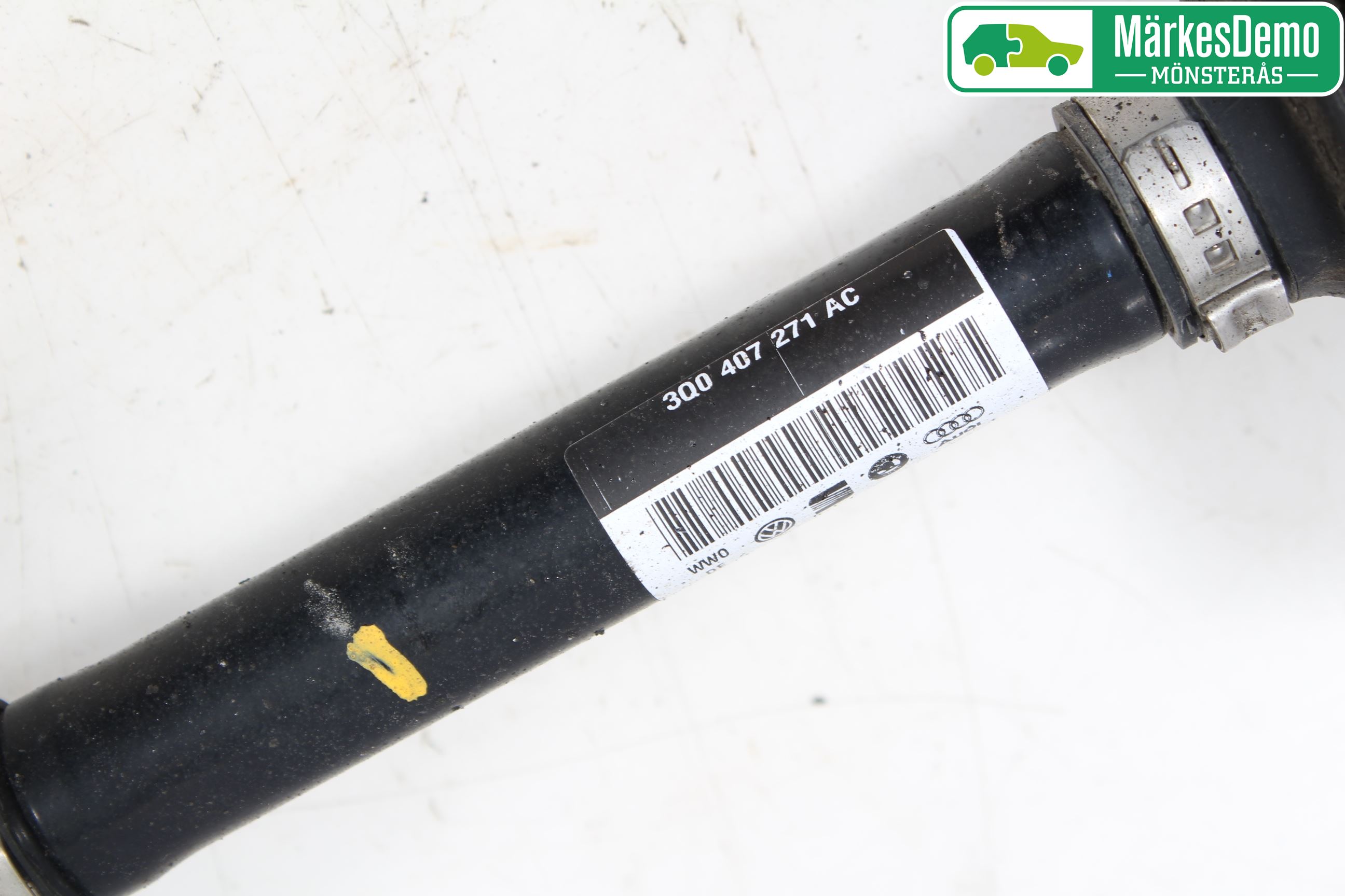 Skoda SUPERB 16-24 Drivaxel Fram Vänster