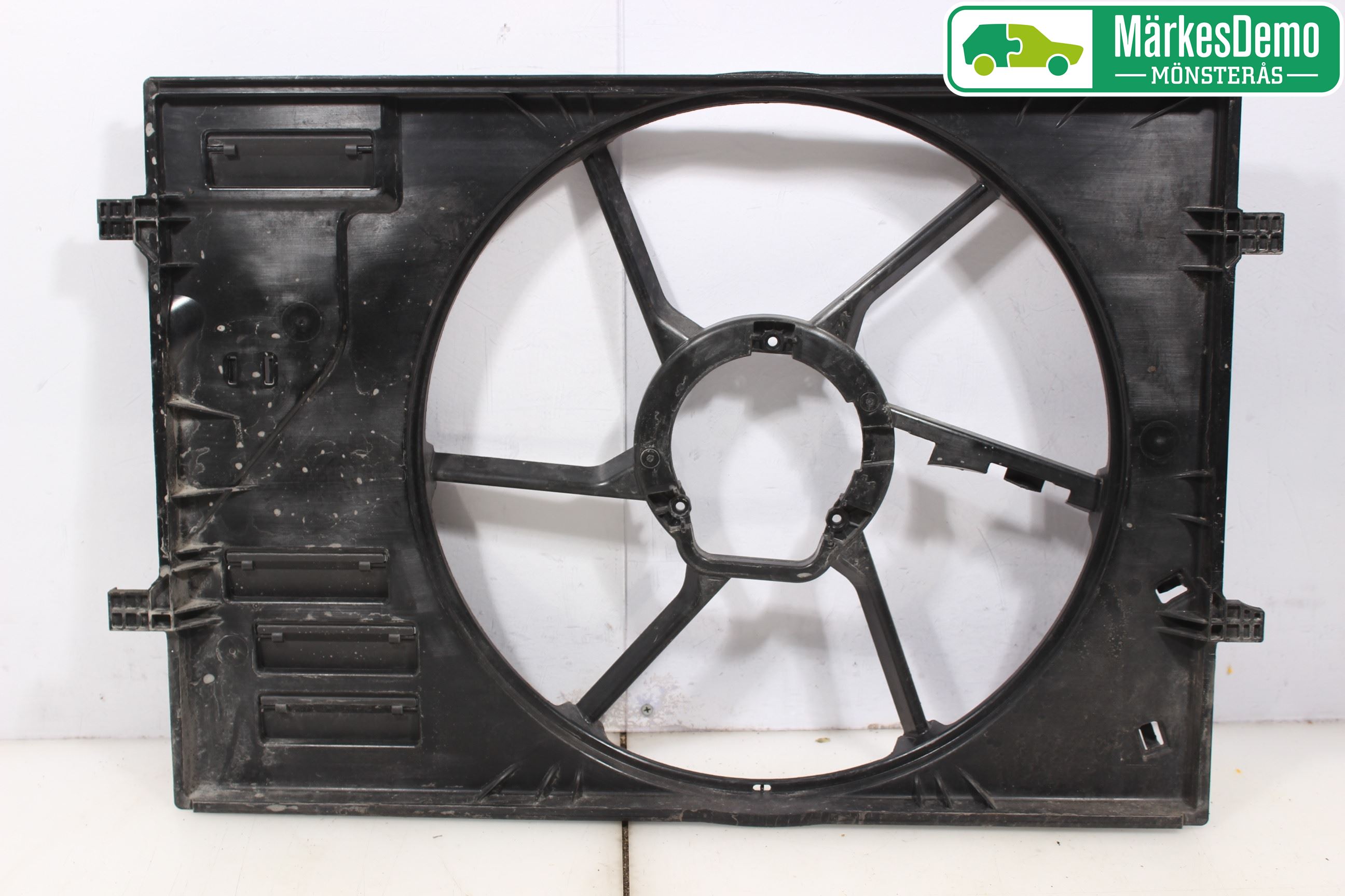 Volkswagen VW GOLF SPORTSVAN 15-20 Kylfläktkåpa