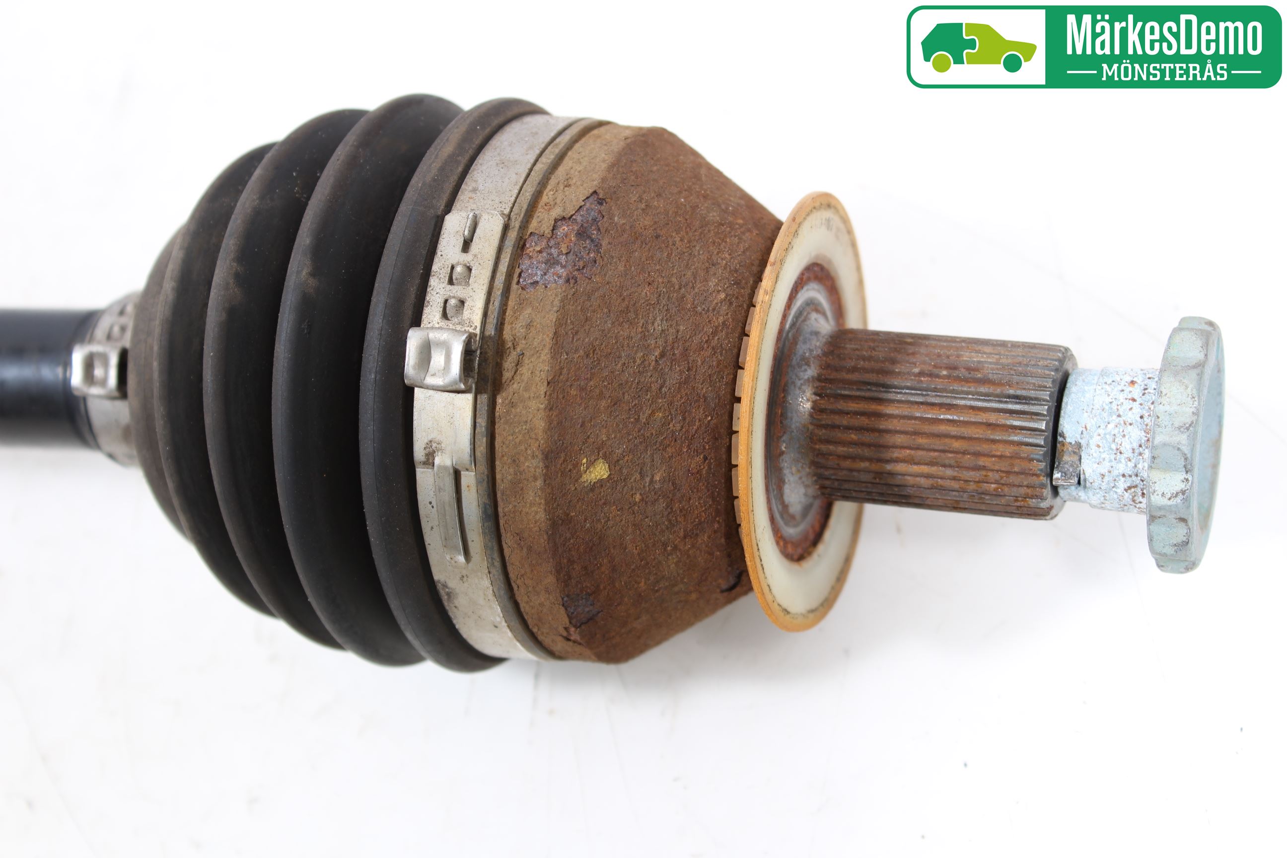 Volkswagen VW POLO 10-17 Drivaxel Fram Vänster