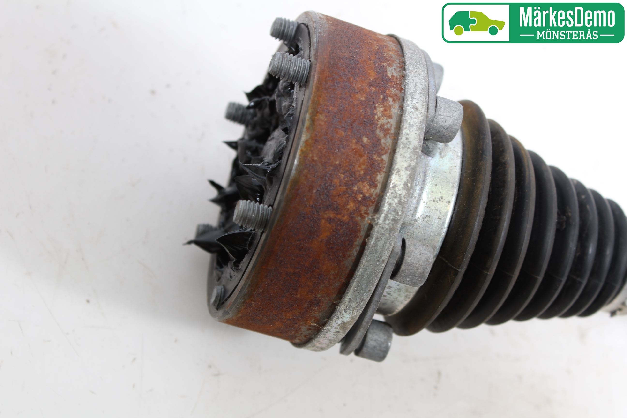 Volkswagen VW POLO 10-17 Drivaxel Fram Vänster