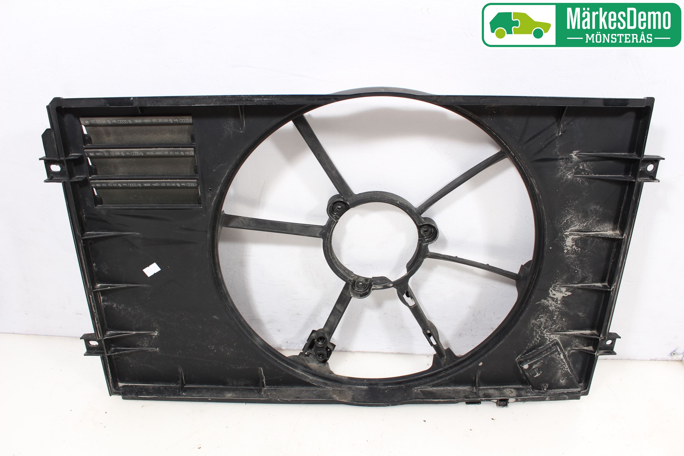 Volkswagen VW GOLF VI 09-13 Kylfläktkåpa