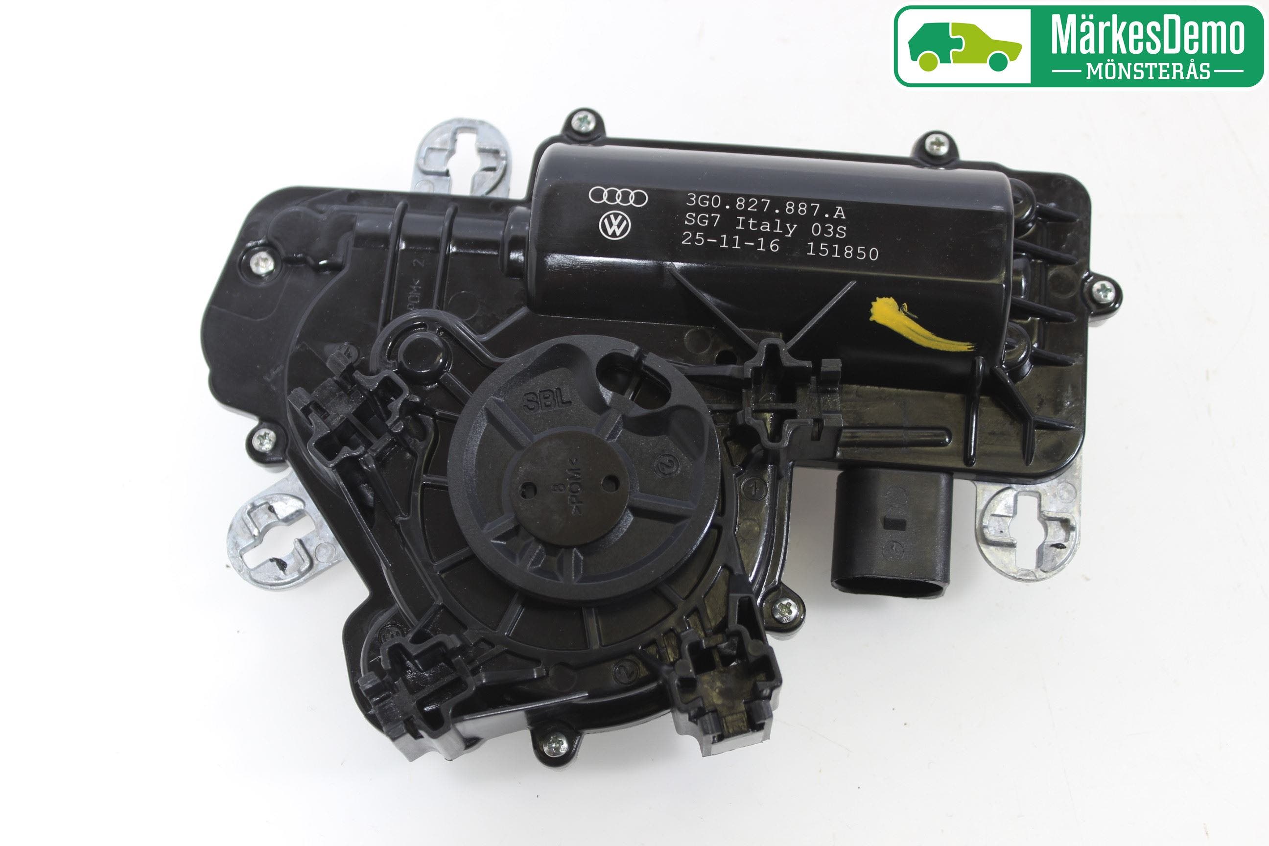 Volkswagen VW PASSAT 15-19 Bakluckeöppnare Automatisk