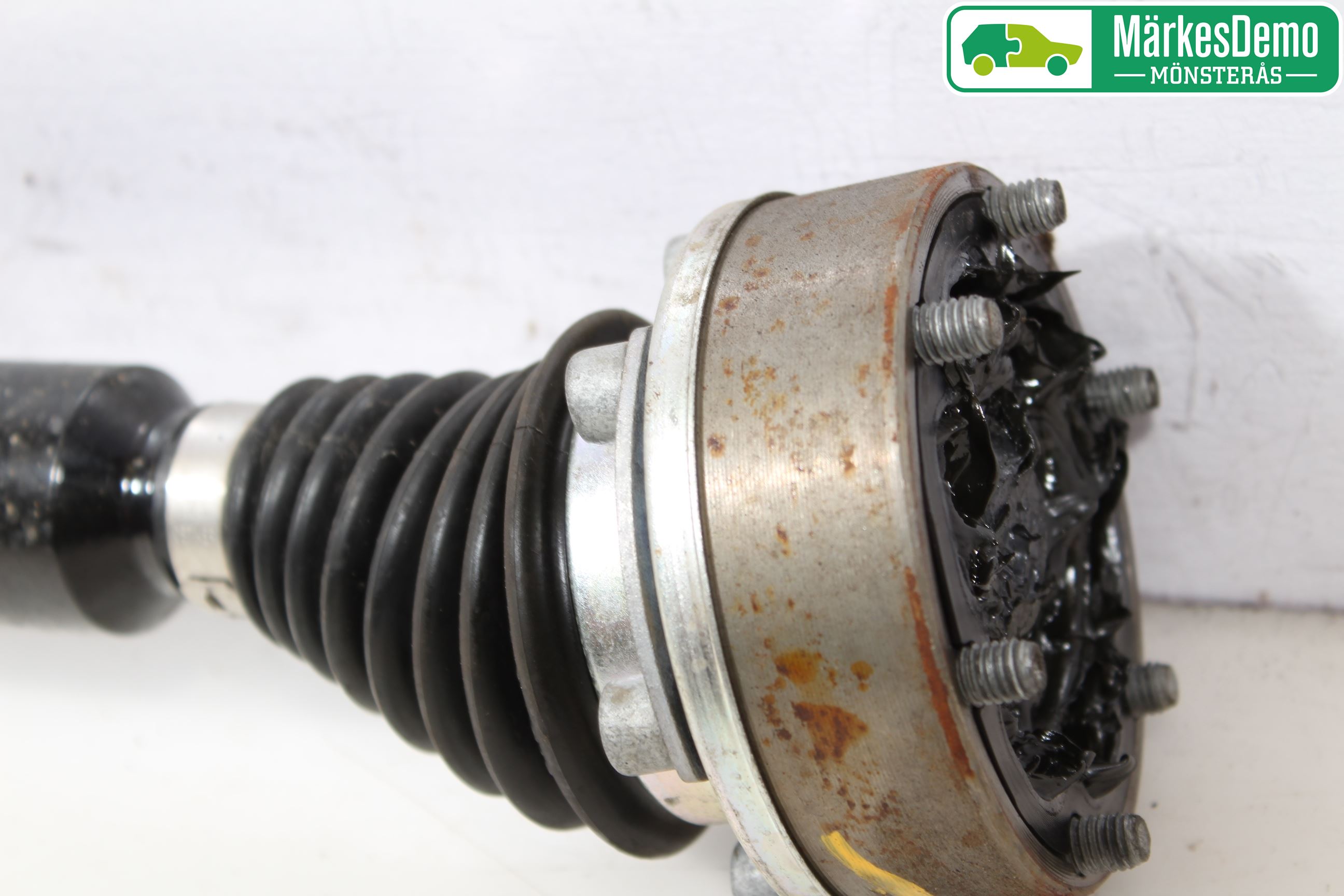 Audi Q2/SQ2 17- Drivaxel Fram Höger