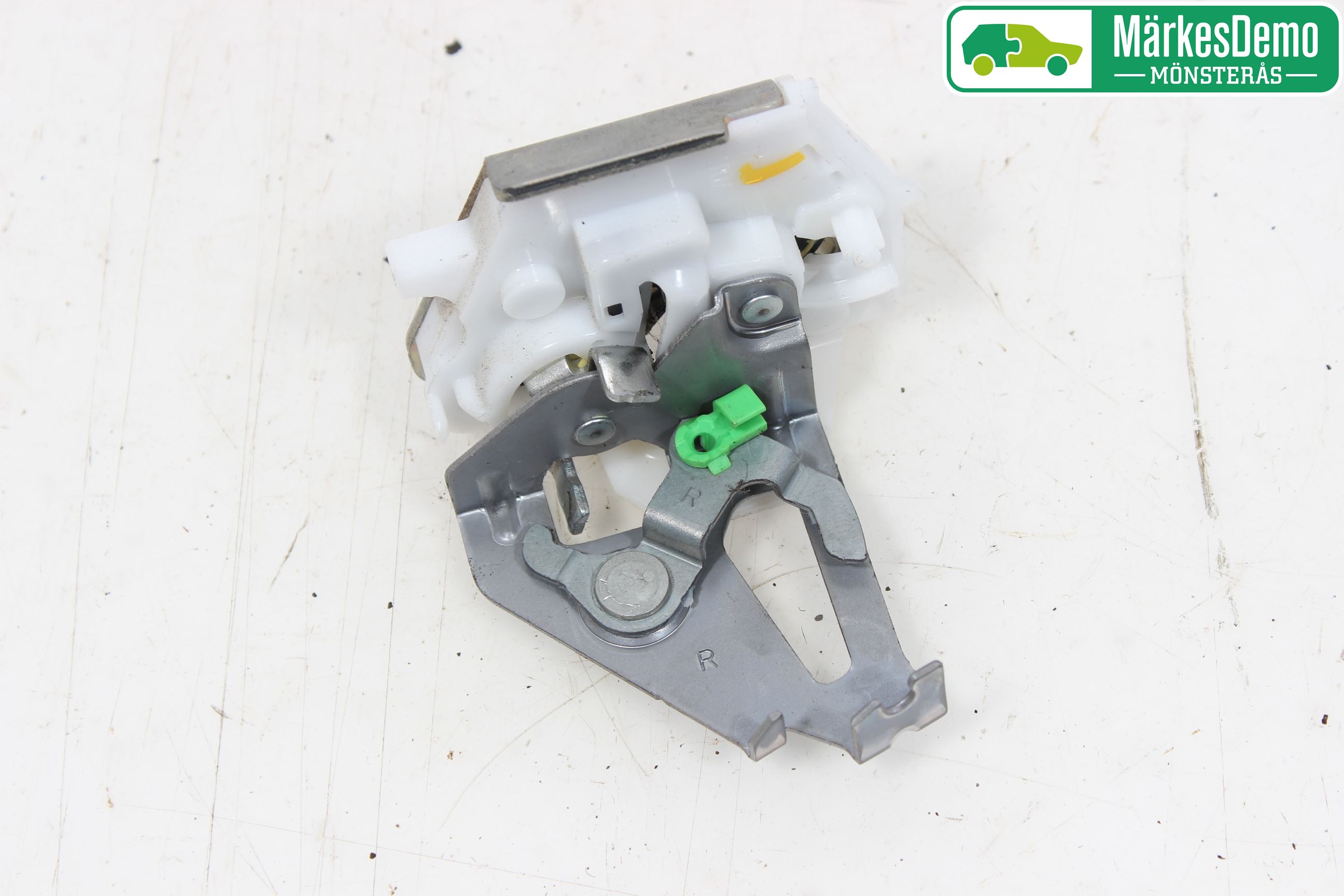 Mitsubishi OUTLANDER 07-12 Låskista Baklucka