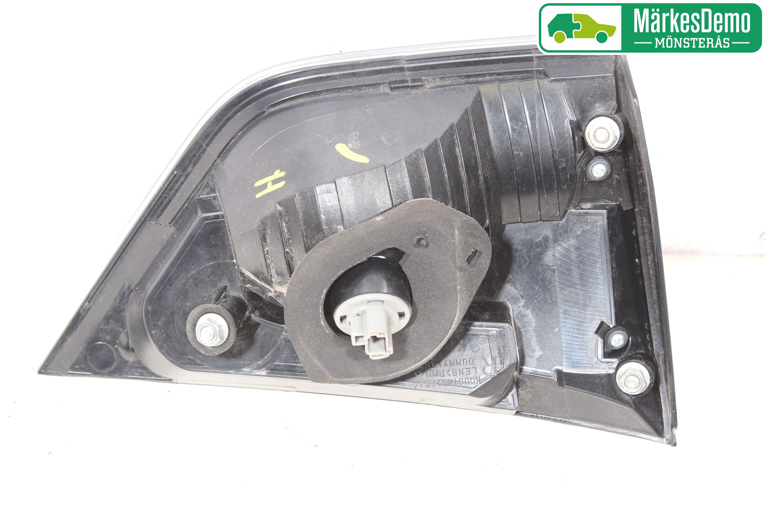 Mitsubishi OUTLANDER 07-12 Bakljus Lucka Hö