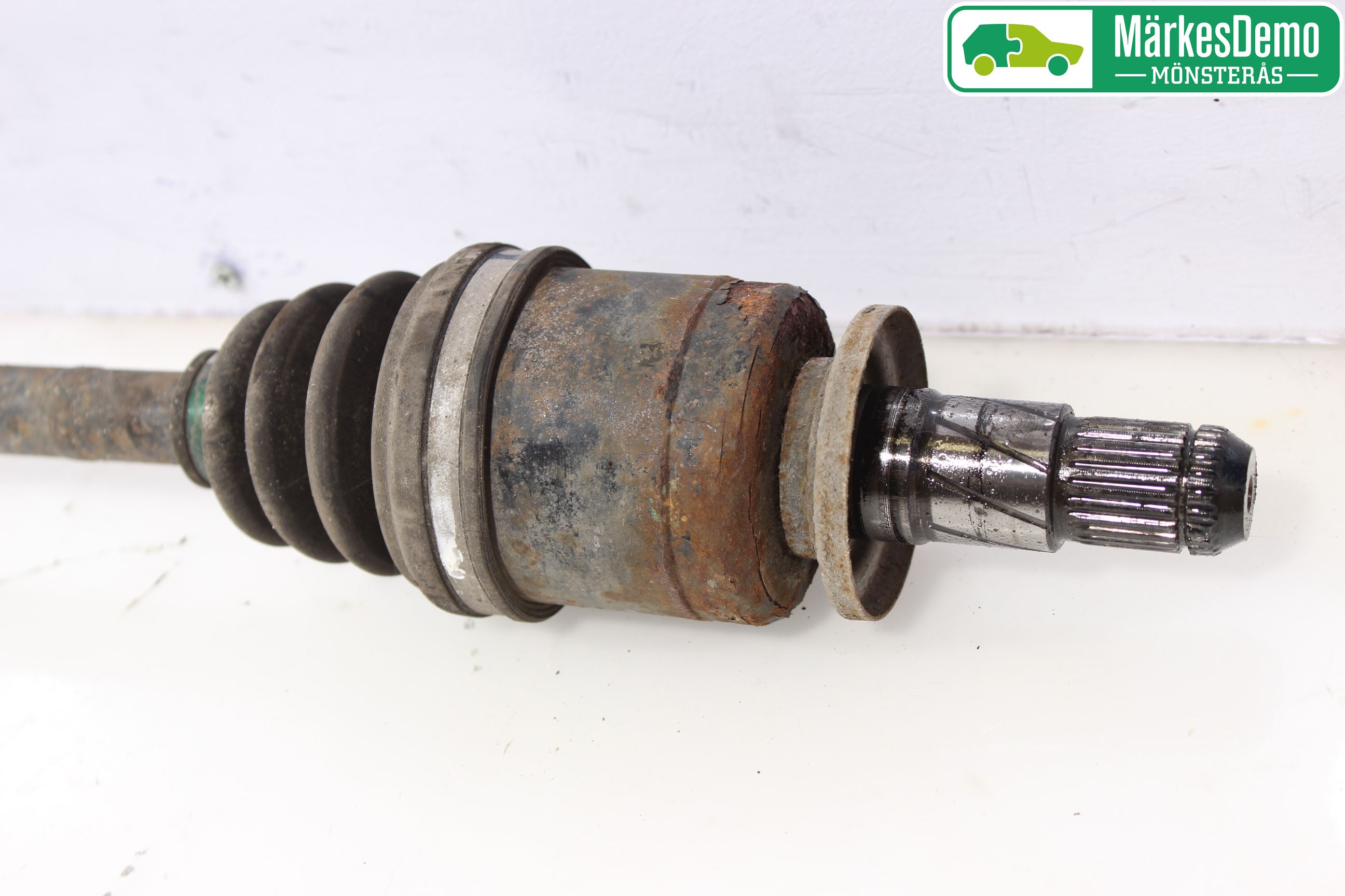 Subaru FORESTER SH  08-13 Drivaxel Bak Höger