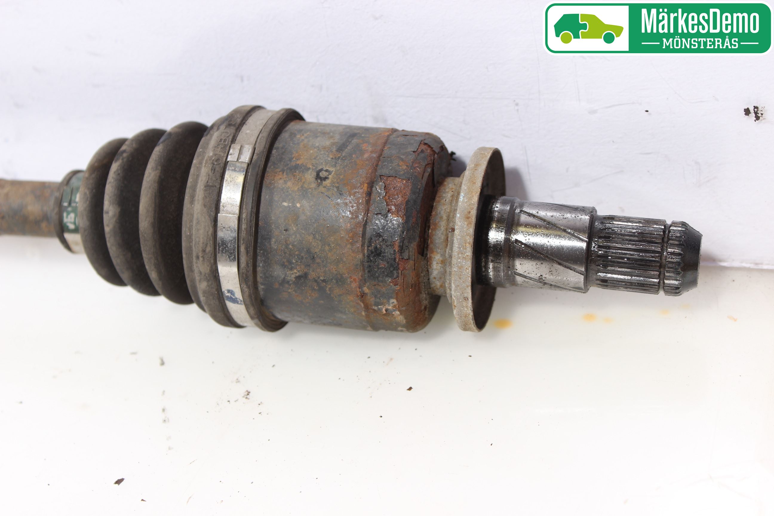 Subaru FORESTER SH  08-13 Drivaxel Bak Vänster