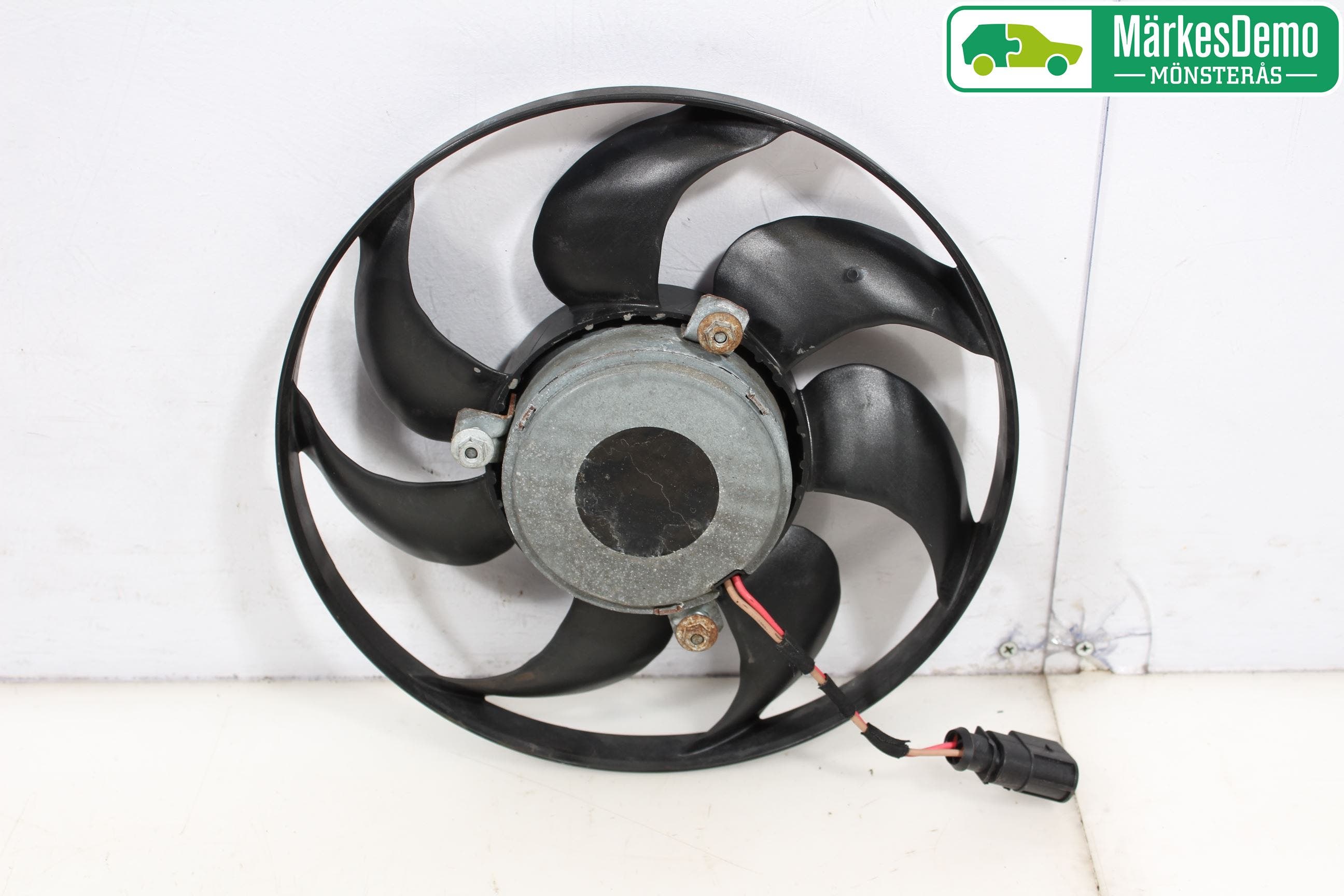 Volkswagen VW PASSAT 05-11 Kylfläkt El