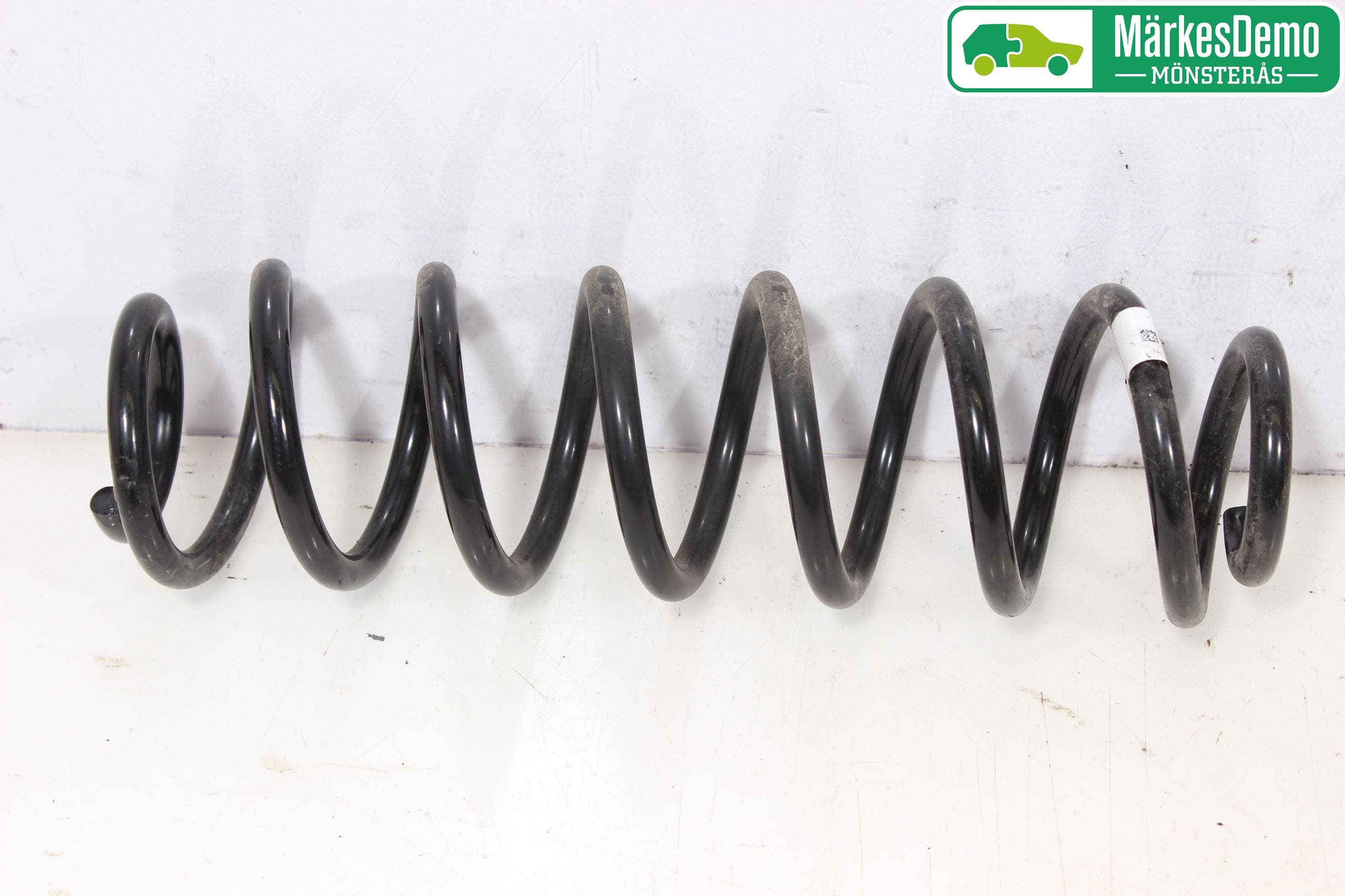 Volkswagen VW PASSAT 15-19 Fjäder Bak