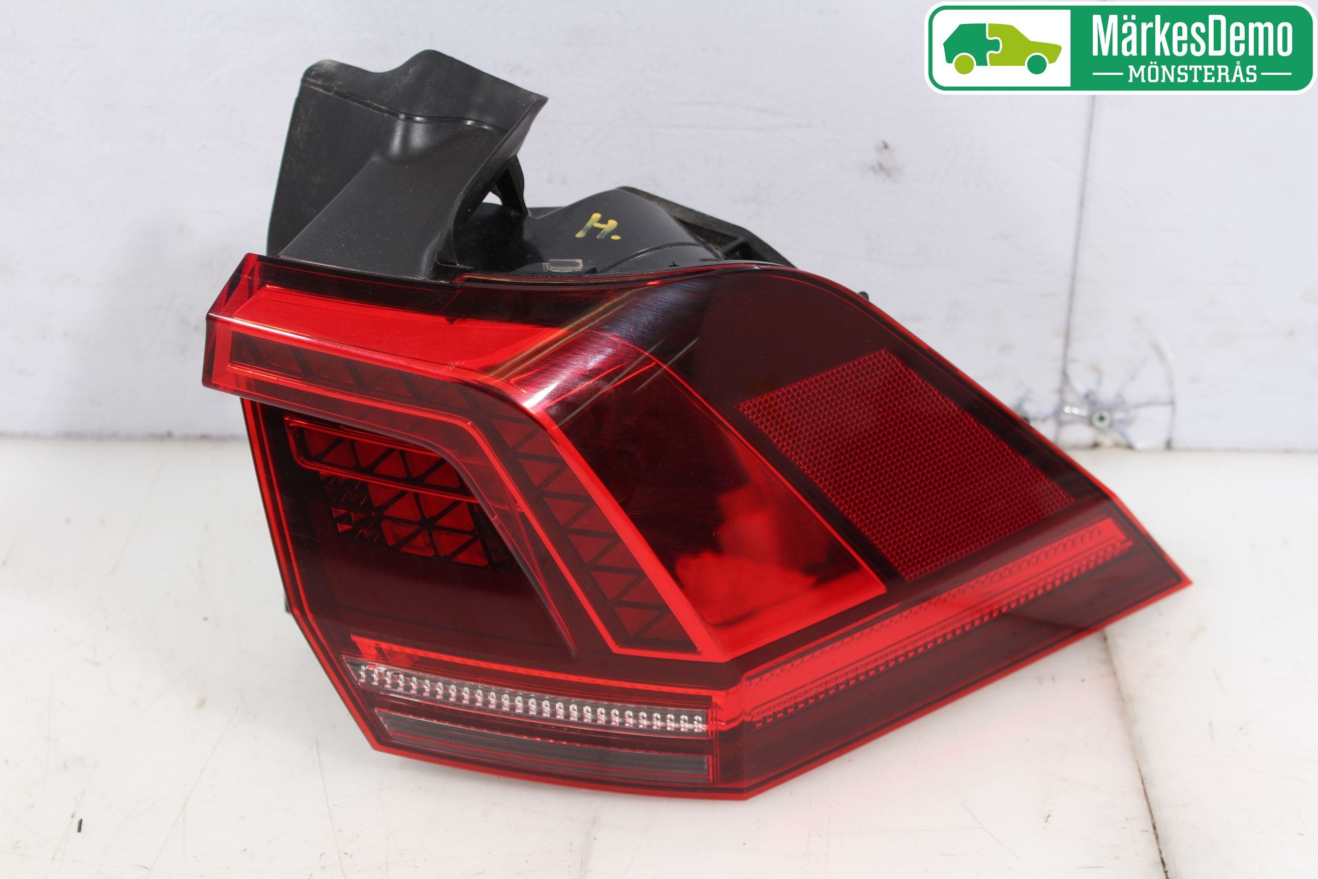 Volkswagen VW TIGUAN 16-24 Bakljus Höger