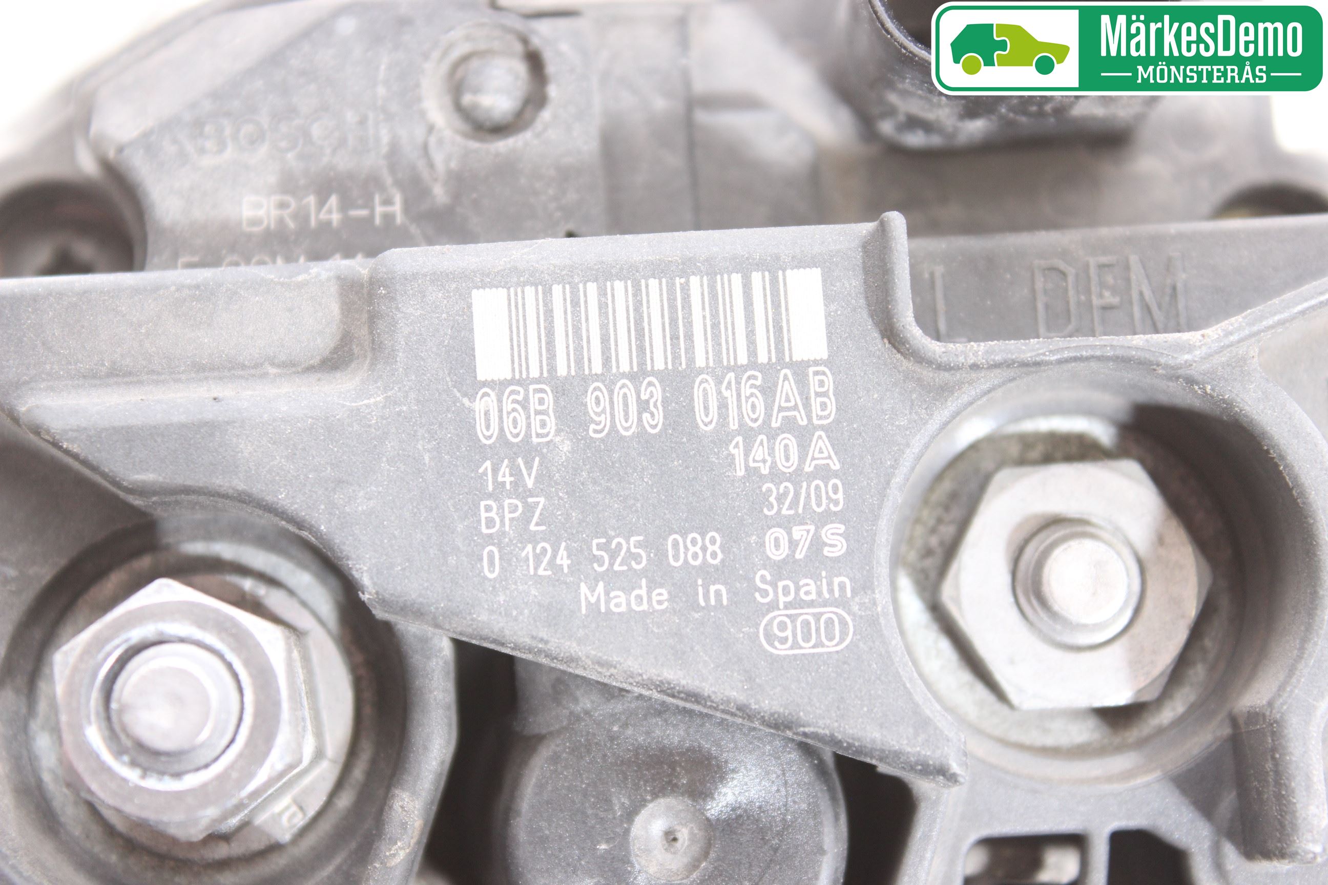 Volkswagen VW GOLF VI 09-13 Generator