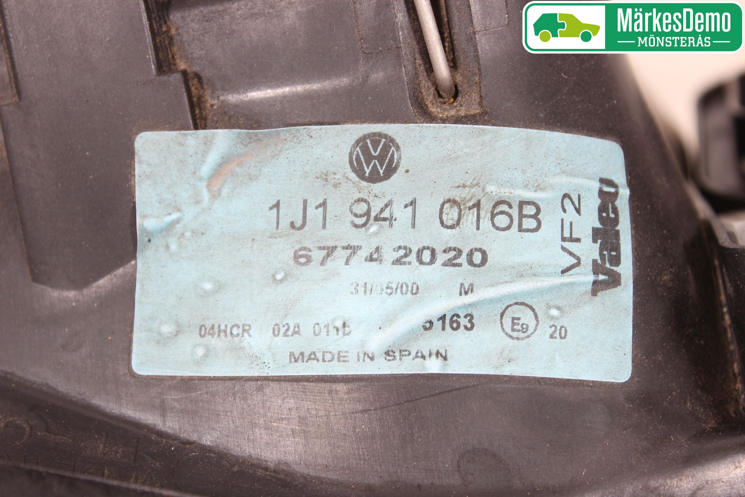 Volkswagen VW GOLF IV 98-06 Strålkastare Höger
