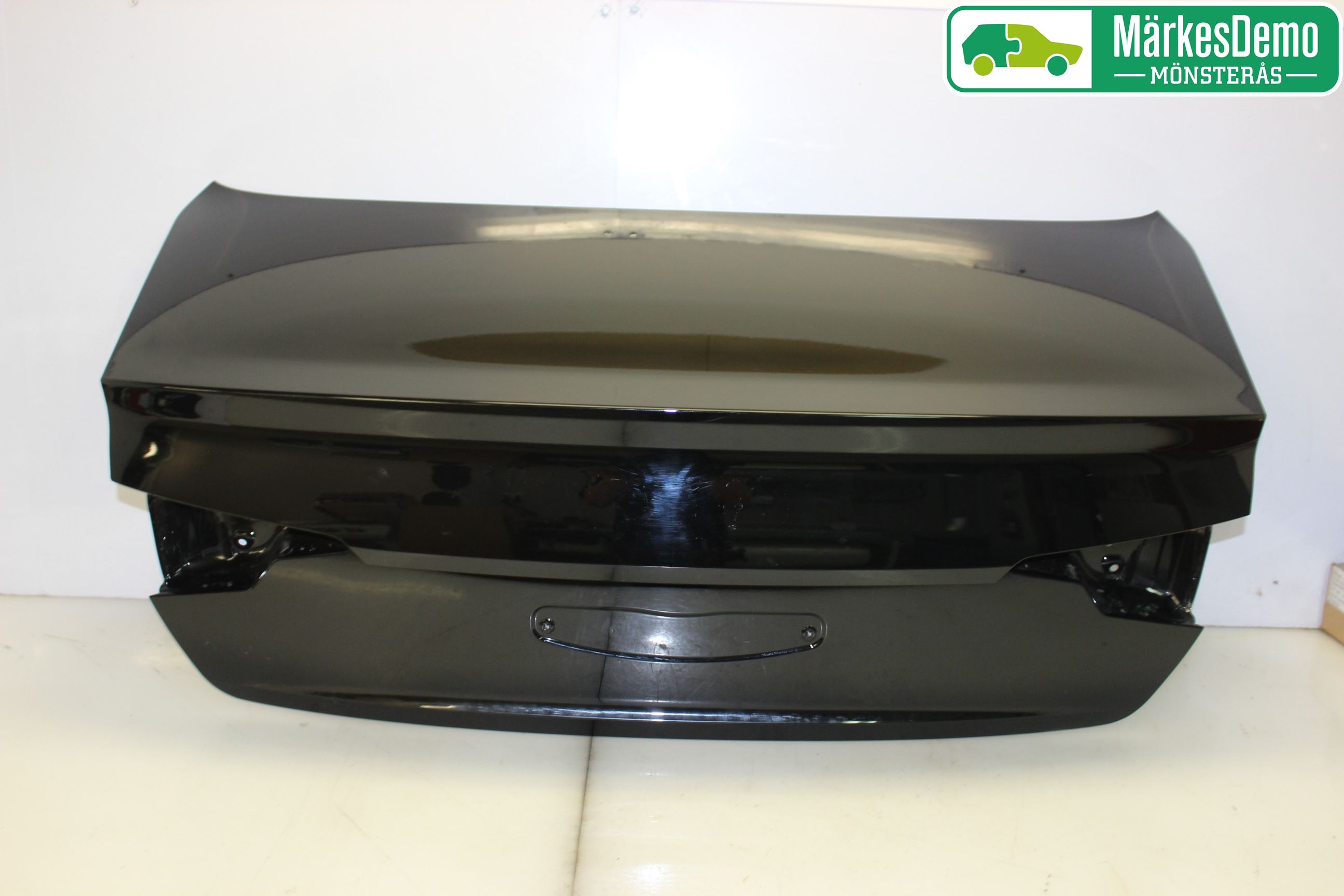 Audi A4/S4 B9 16-19 Baklucka (Ej Med Ruta)