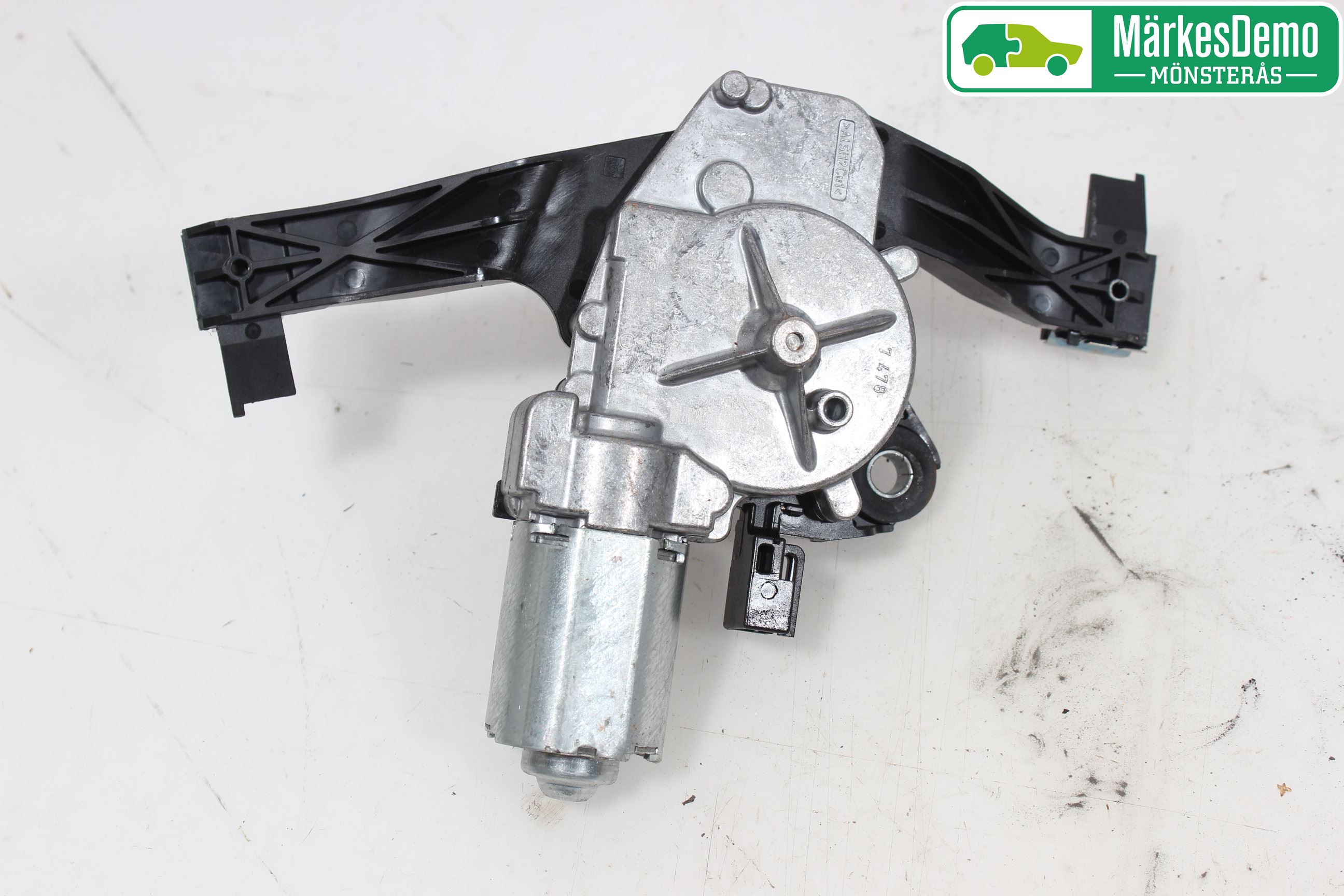 Opel CORSA E 15-19 Torkarmotor Baklucka