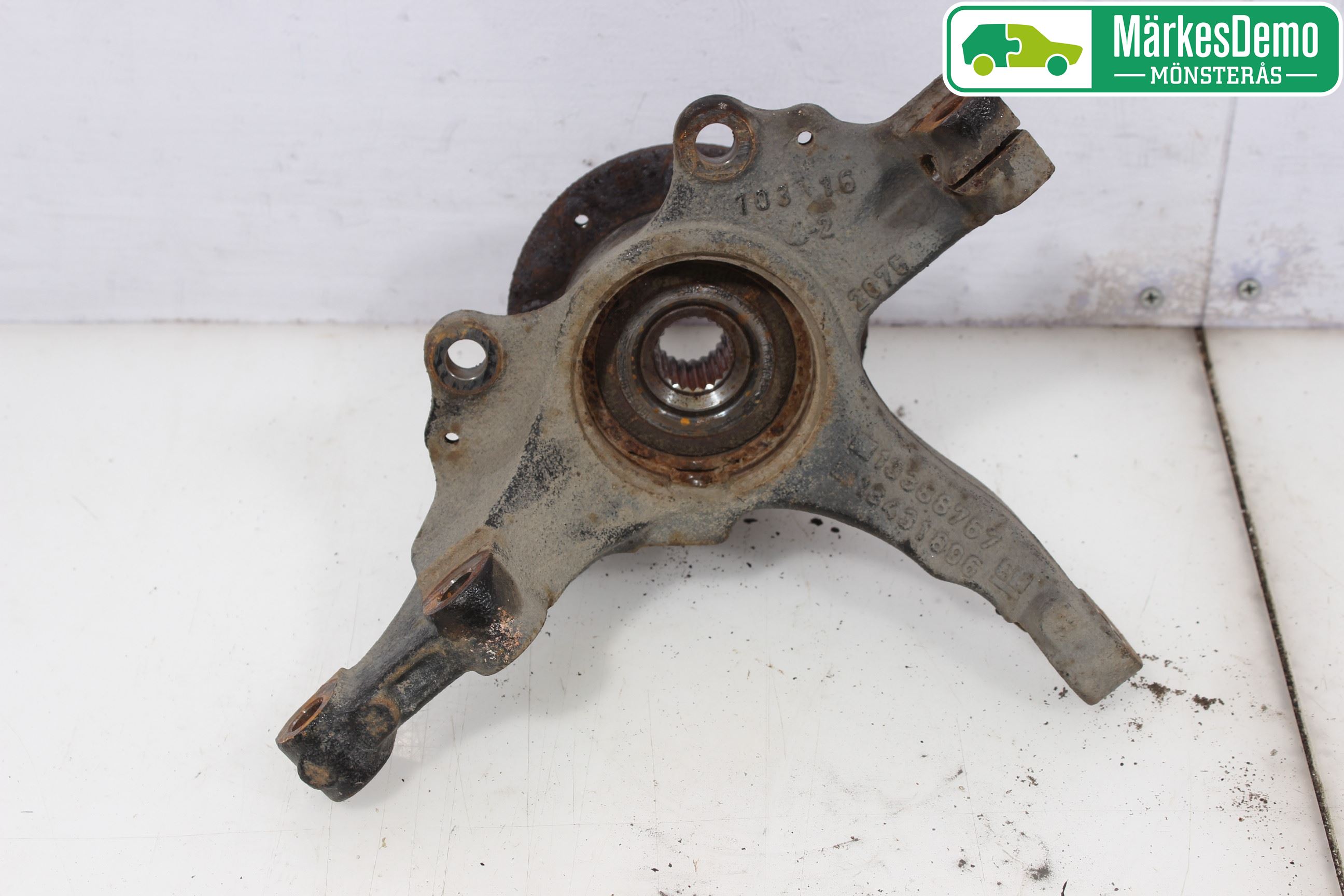 Opel CORSA E 15-19 Styrspindel Lagerhus Vä