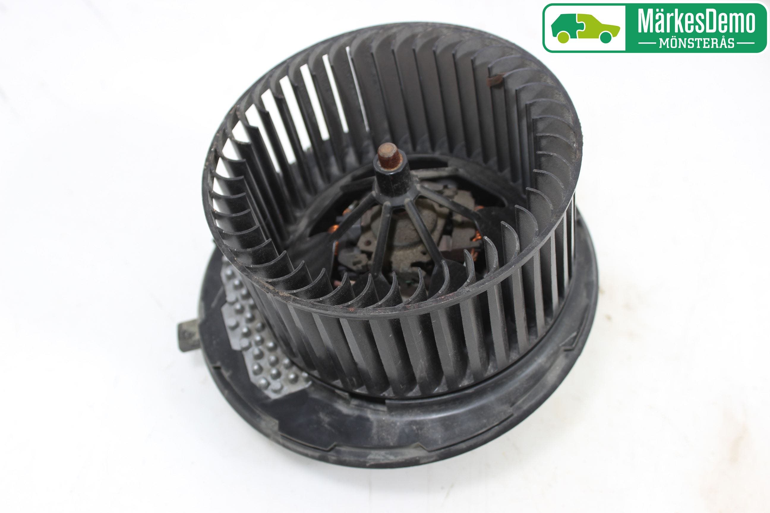 Volkswagen VW PASSAT 11-14 Värmefläkt