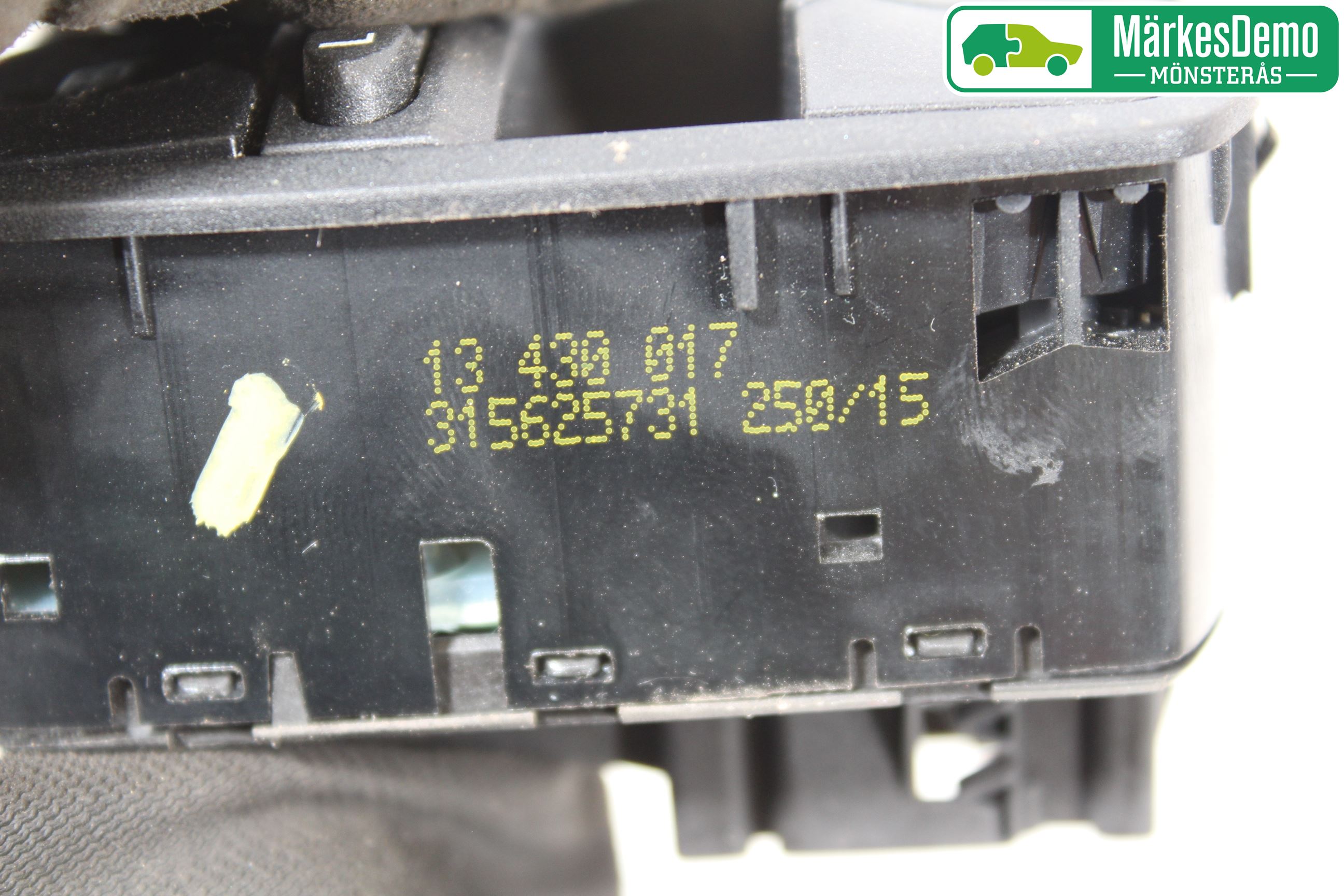 Opel CORSA E 15-19 Strömställare Elhiss