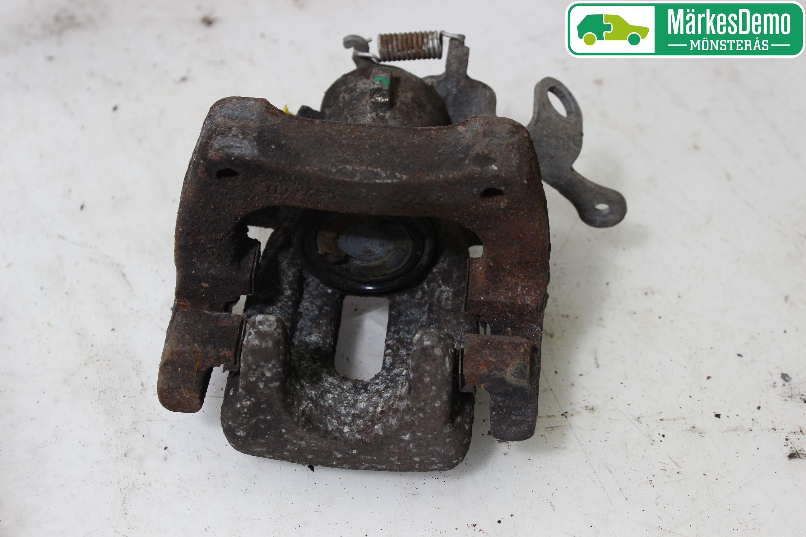 Peugeot PARTNER 08-15 Bromsok Bak Vänster