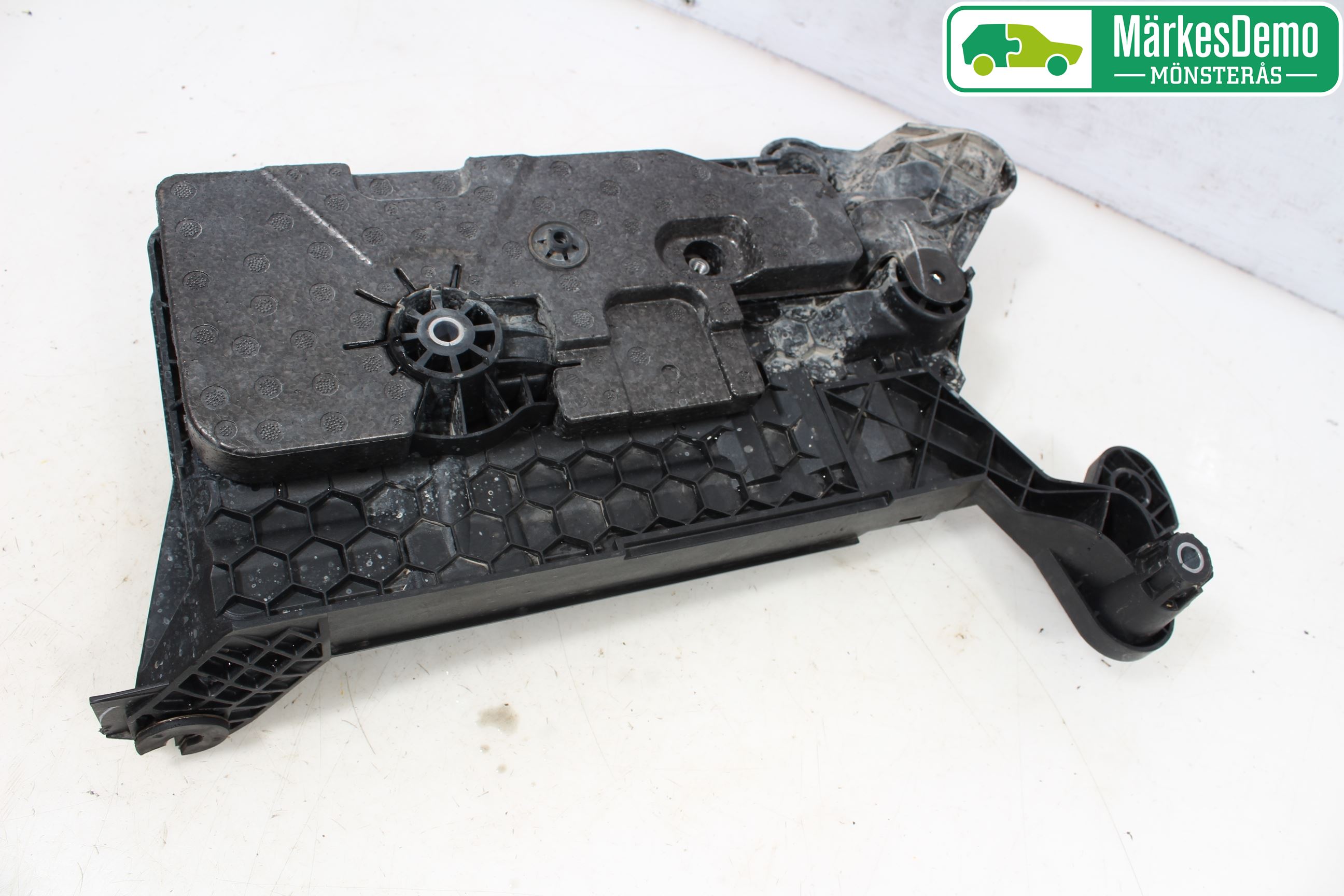 Volkswagen VW GOLF / E-GOLF VII 13-20 Batterilåda-Fäste-Hållare
