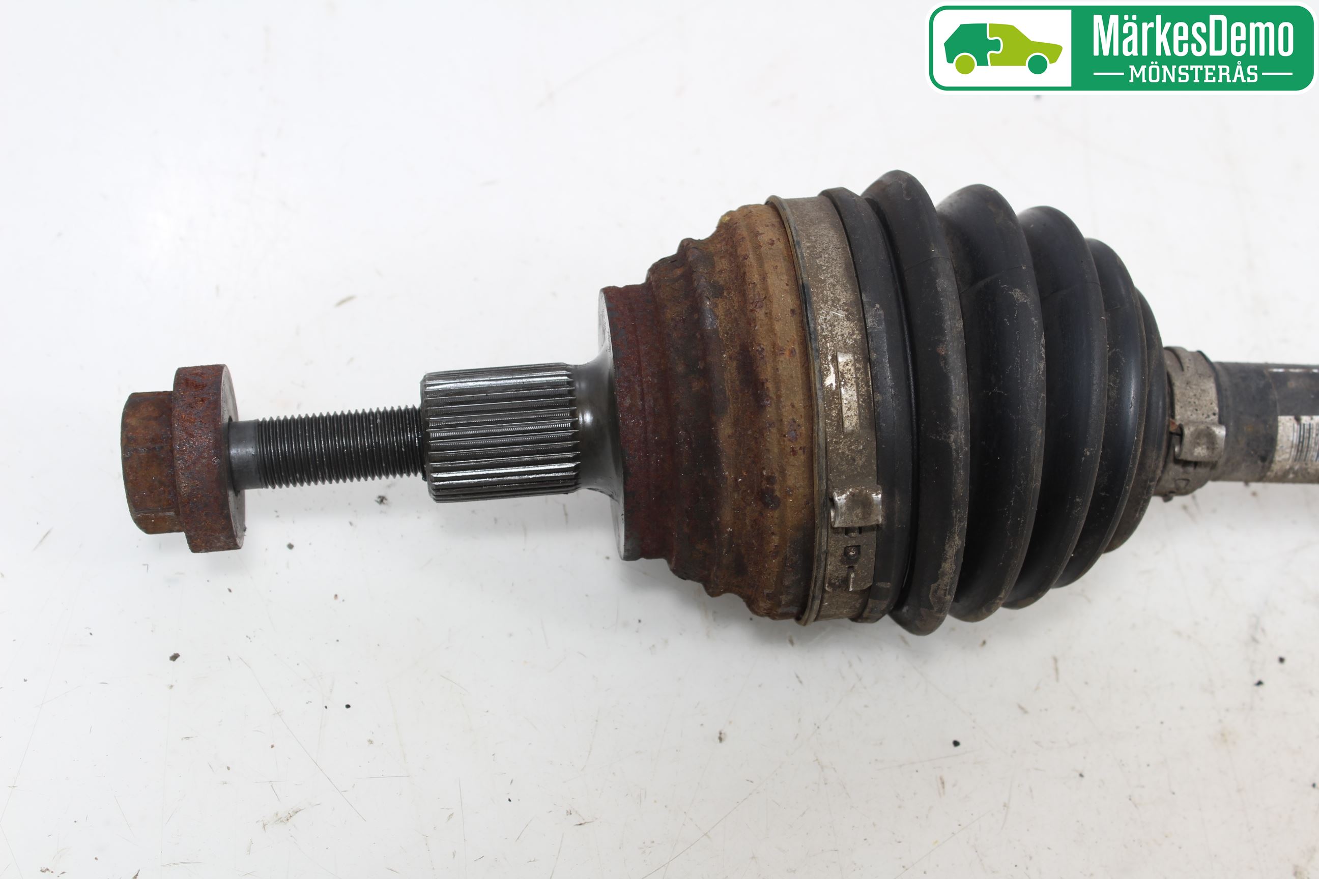 Volkswagen VW GOLF PLUS/CROSS GOLF 04-14 Drivaxel Fram Vänster