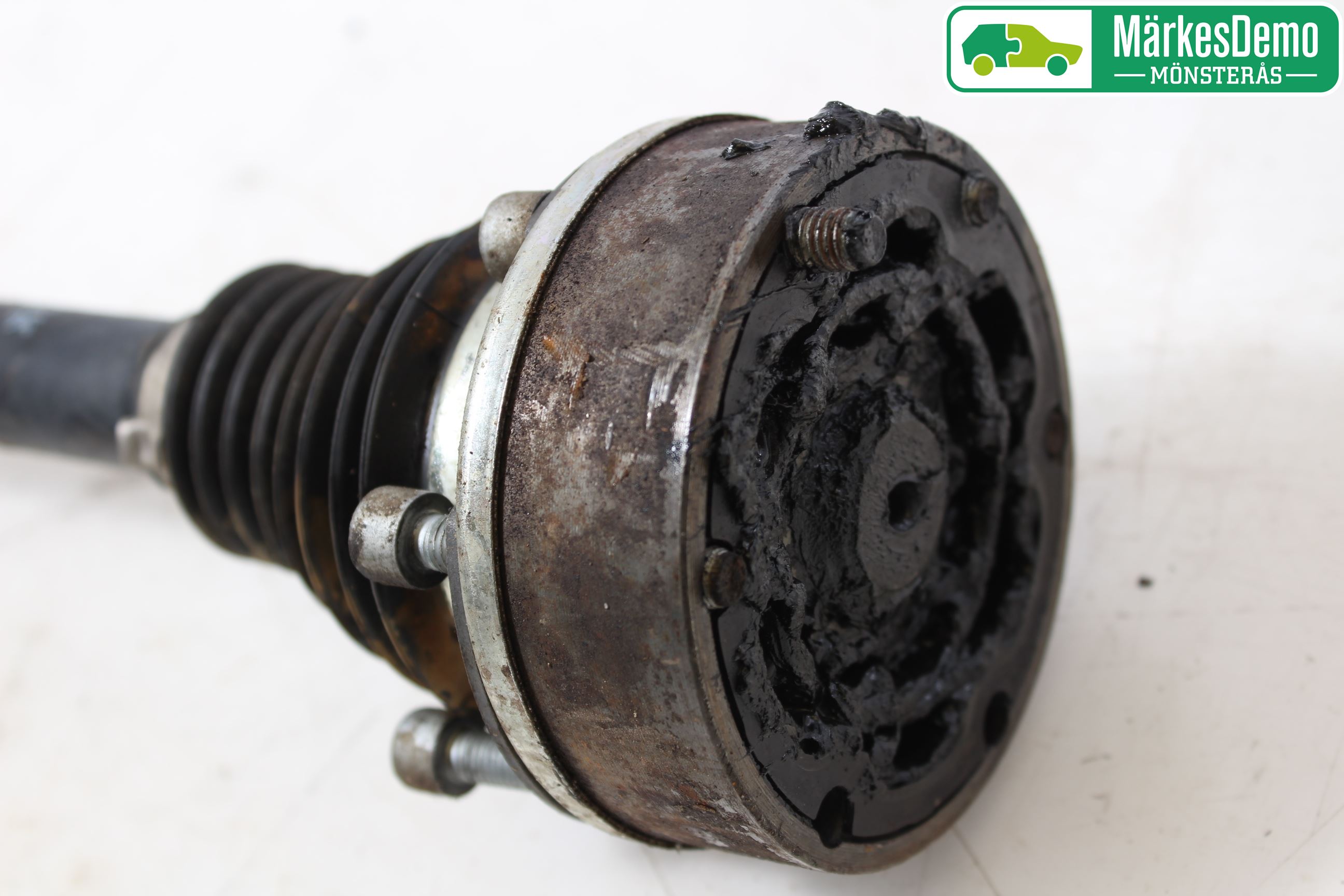 Volkswagen VW GOLF PLUS/CROSS GOLF 04-14 Drivaxel Fram Vänster