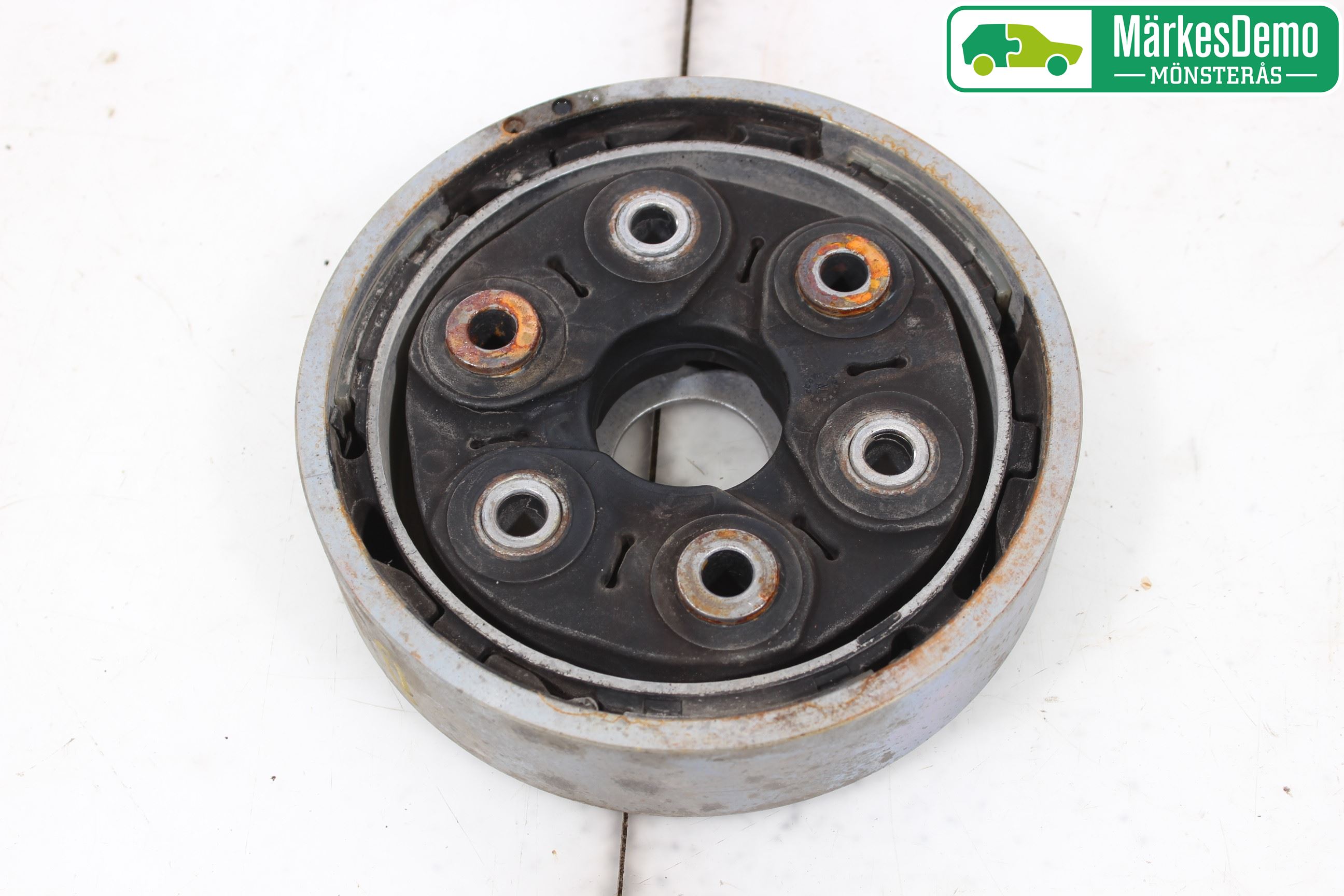 Volkswagen VW GOLF / E-GOLF VII 13-20 Mellanaxel Gummiknut