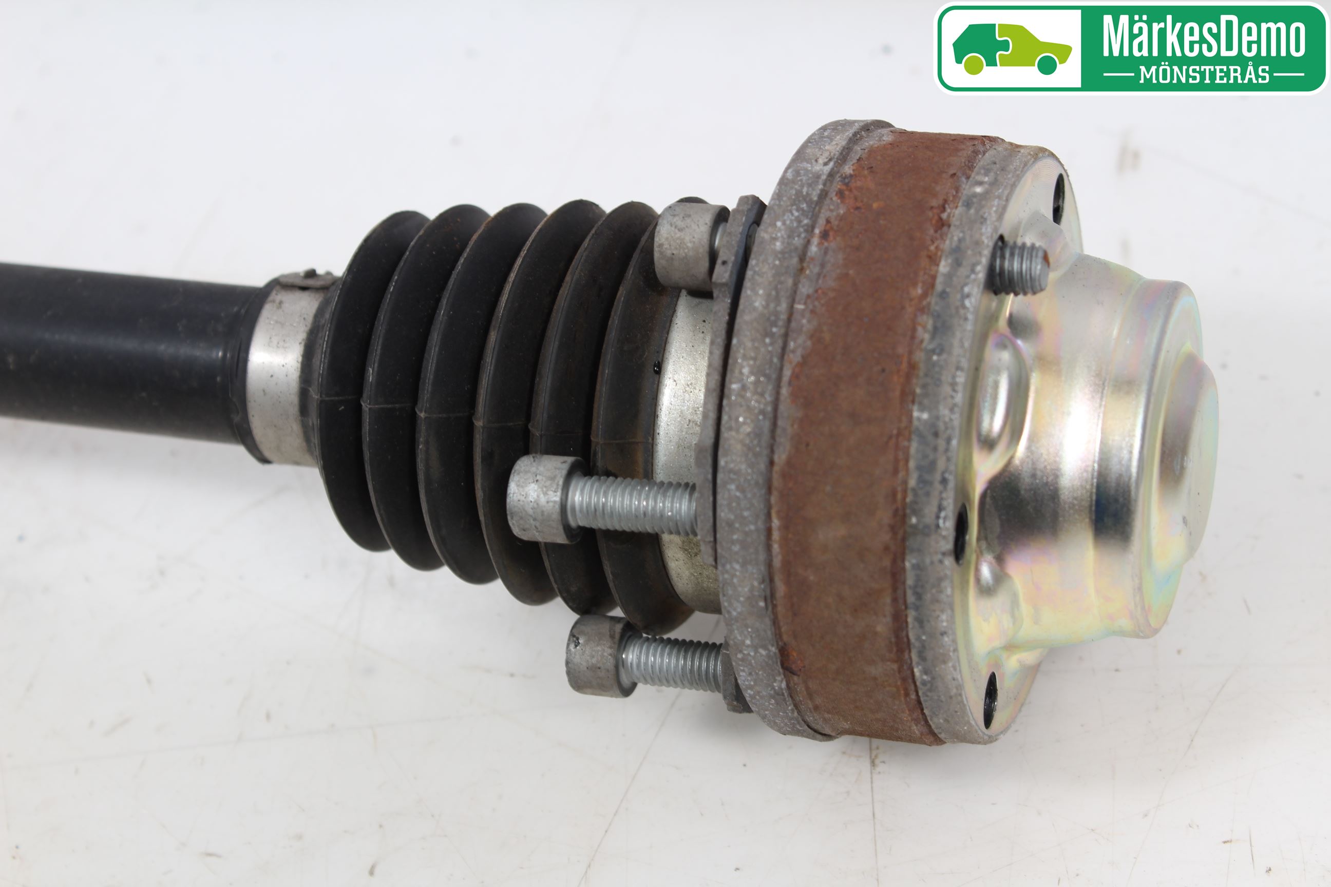 Volkswagen VW TIGUAN 16-24 Drivaxel Bak Höger